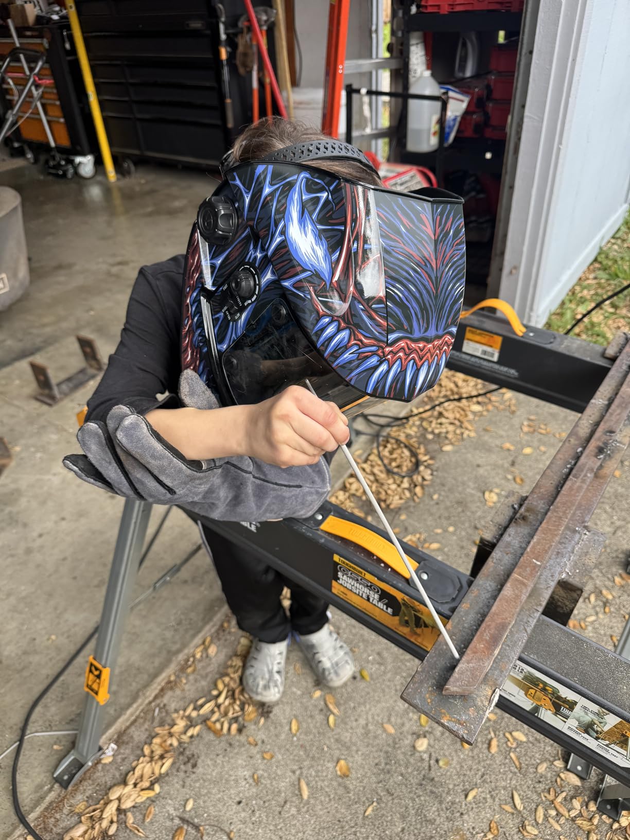 ARCCAPTAIN Welding Hood, 180° Panoramic View Auto Darkening Welding Helmet (LY800Js-BK) customer photo 1