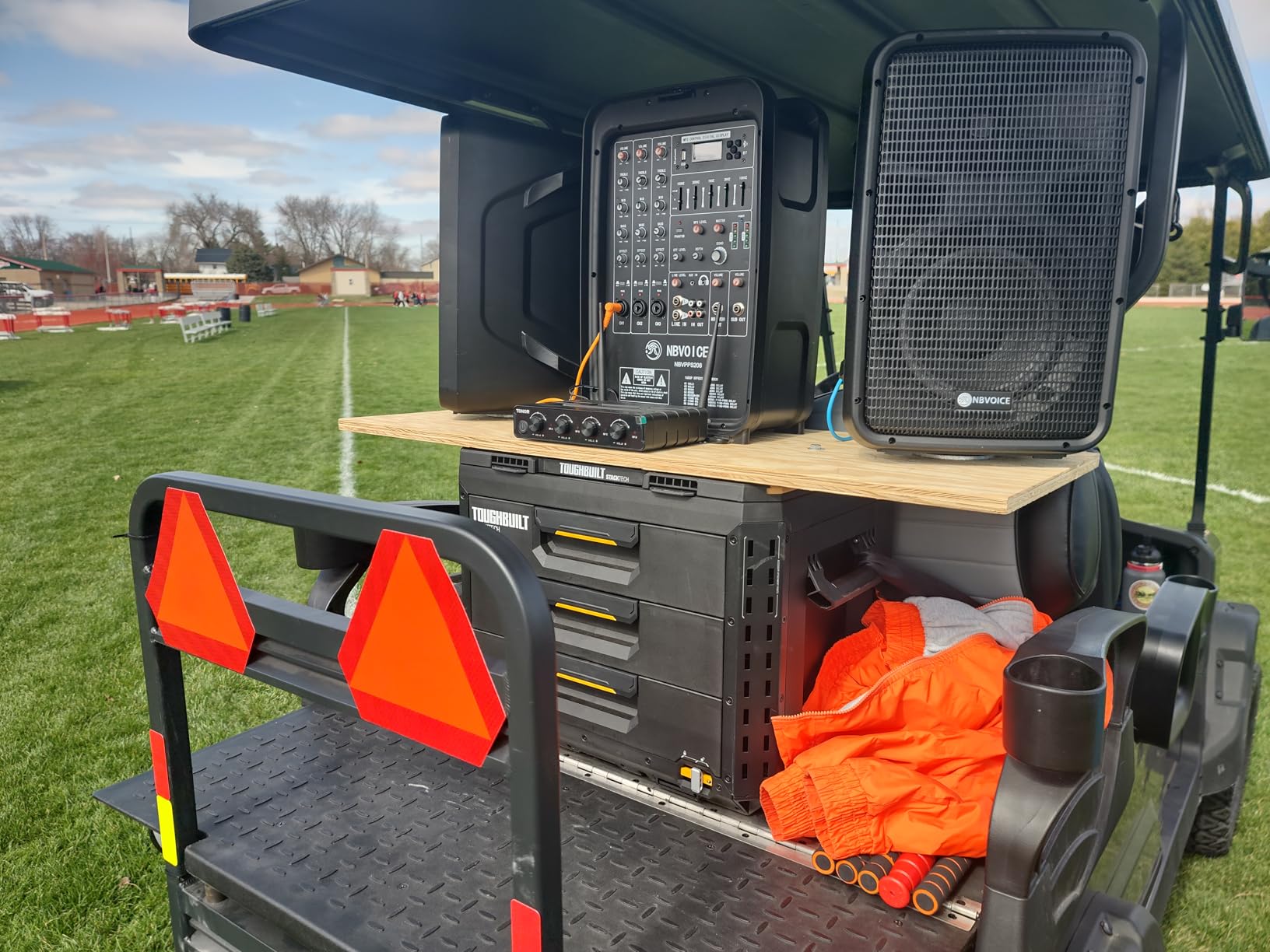 TONOR Wireless Mic System, Headset/Lavalier Lapel Mics, 0 m/295ft UHF Range customer photo 1