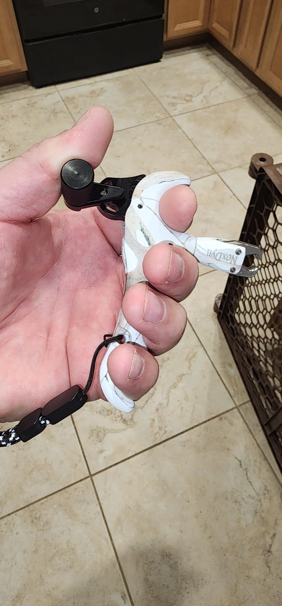 Archery Bow Release for Compound Bow, 4-Finger Adjustable Sensitivity Thumb Release Aid, 360° Rotatable Head for Hunting and Target Practice customer photo 2