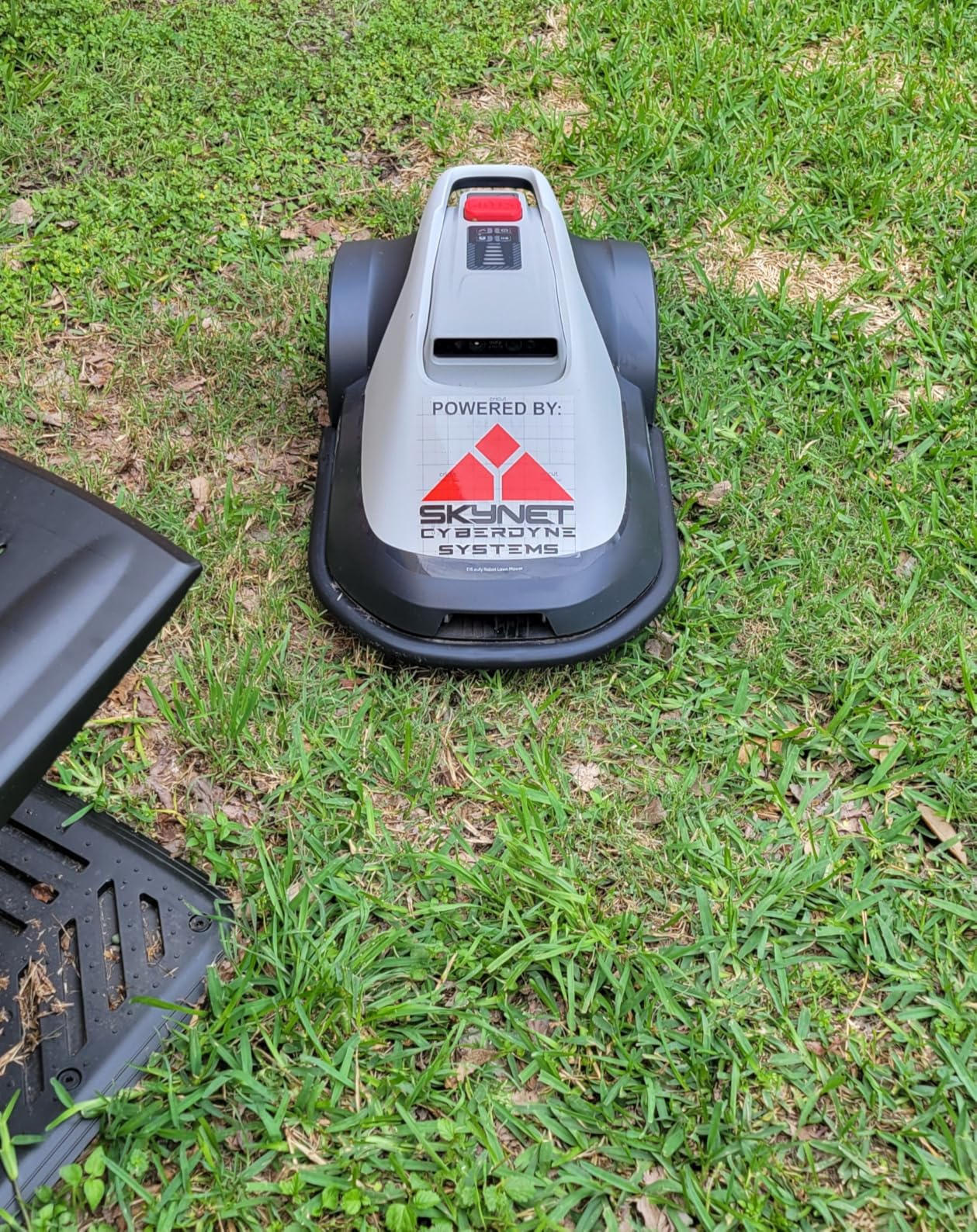 eufy Robot Lawn Mower E15, Auto Mapping, Pure Vision Navigation | Wire Free RTK Free, Multi-Zone Management, AI Obstacle Avoidance, APP Control, 18° Slope, Cut Height 1