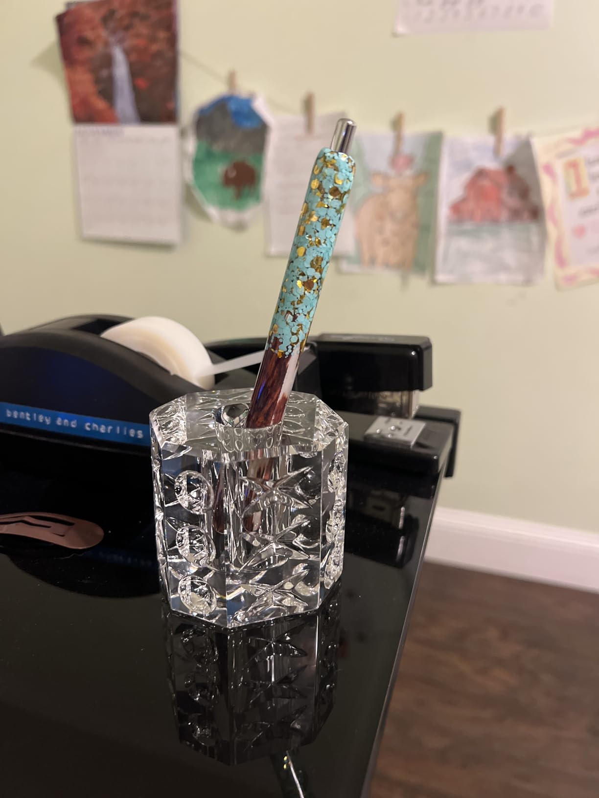 QFkris Fancy Crystal Single Pen Holder for Desk, Glass Fountain Pen Stand | 2.2