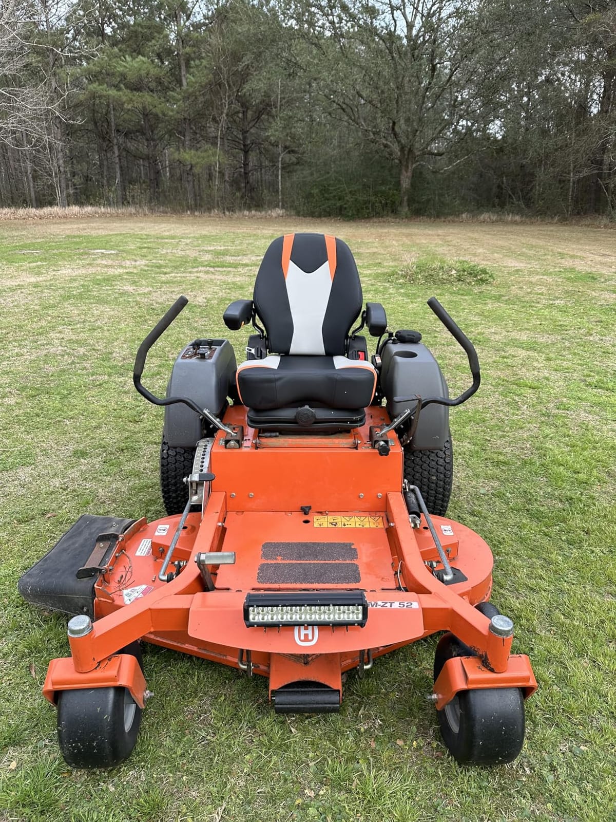 VEVOR Universal Forklift Seat, Tractor Suspension Seat with Adjustable Back customer photo 1