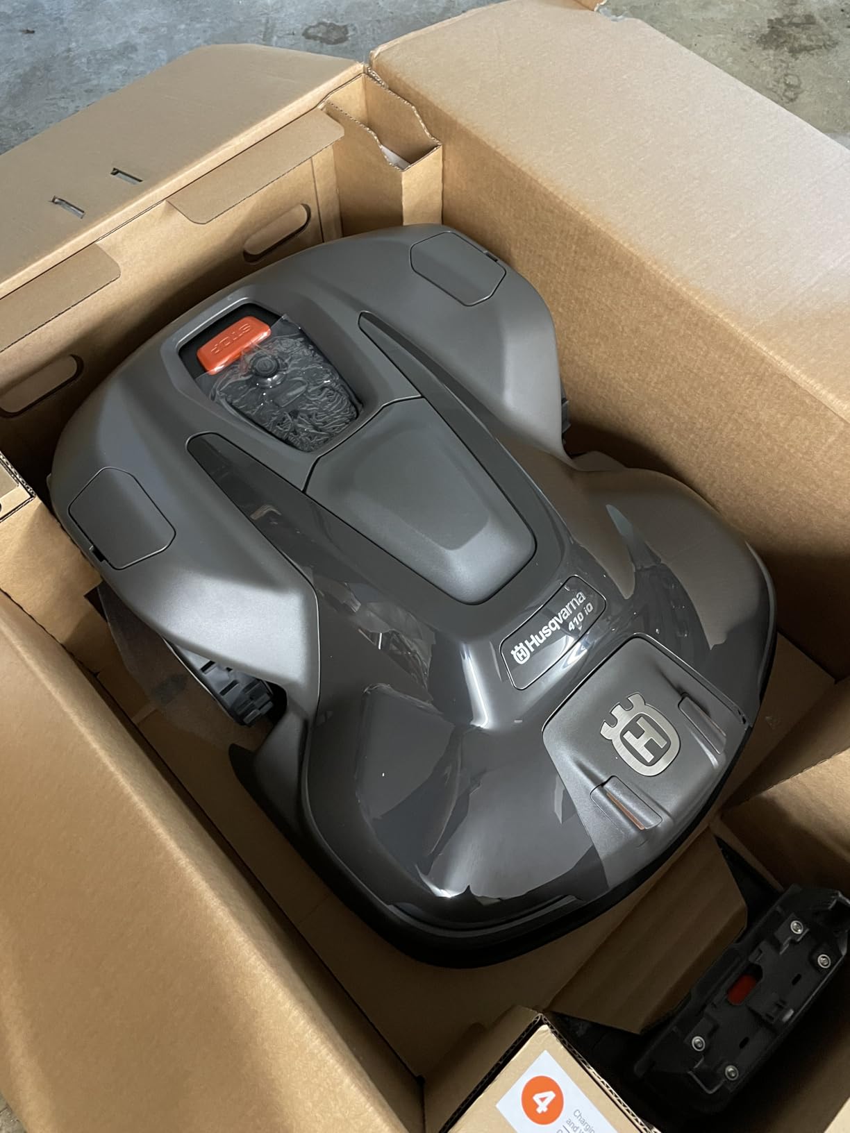 Husqvarna 410iQ ½ Acre Wire-Free, 45% Slope, app Based, Robot Lawn Mower customer photo 2