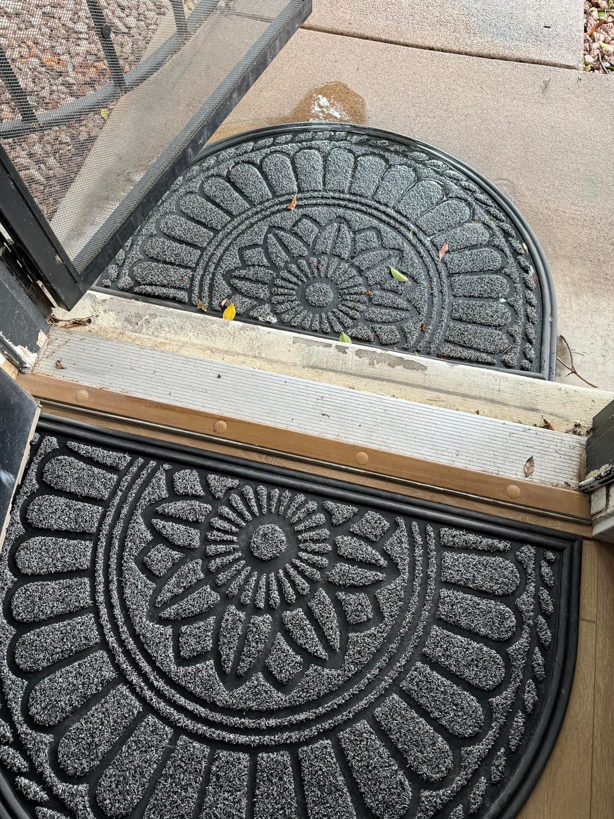 Mibao Front Door Mat Indoor Outdoor Entrance, Semicircular Entrance Mat, Half Round Waterproof Non-Slip Durable Rubber Door Mats, Low Profile Heavy Duty Doormat for Garage, Patio, 30
