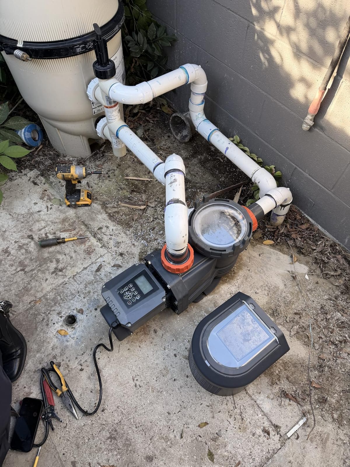 1.8 HP Variable Speed Pool Pump for Above & Inground Pools, Up to 9114 GPH, 220V Inverter Pool Pump with Permanent Magnet Motor, Energy Efficient, Saltwater Compatible customer photo 2