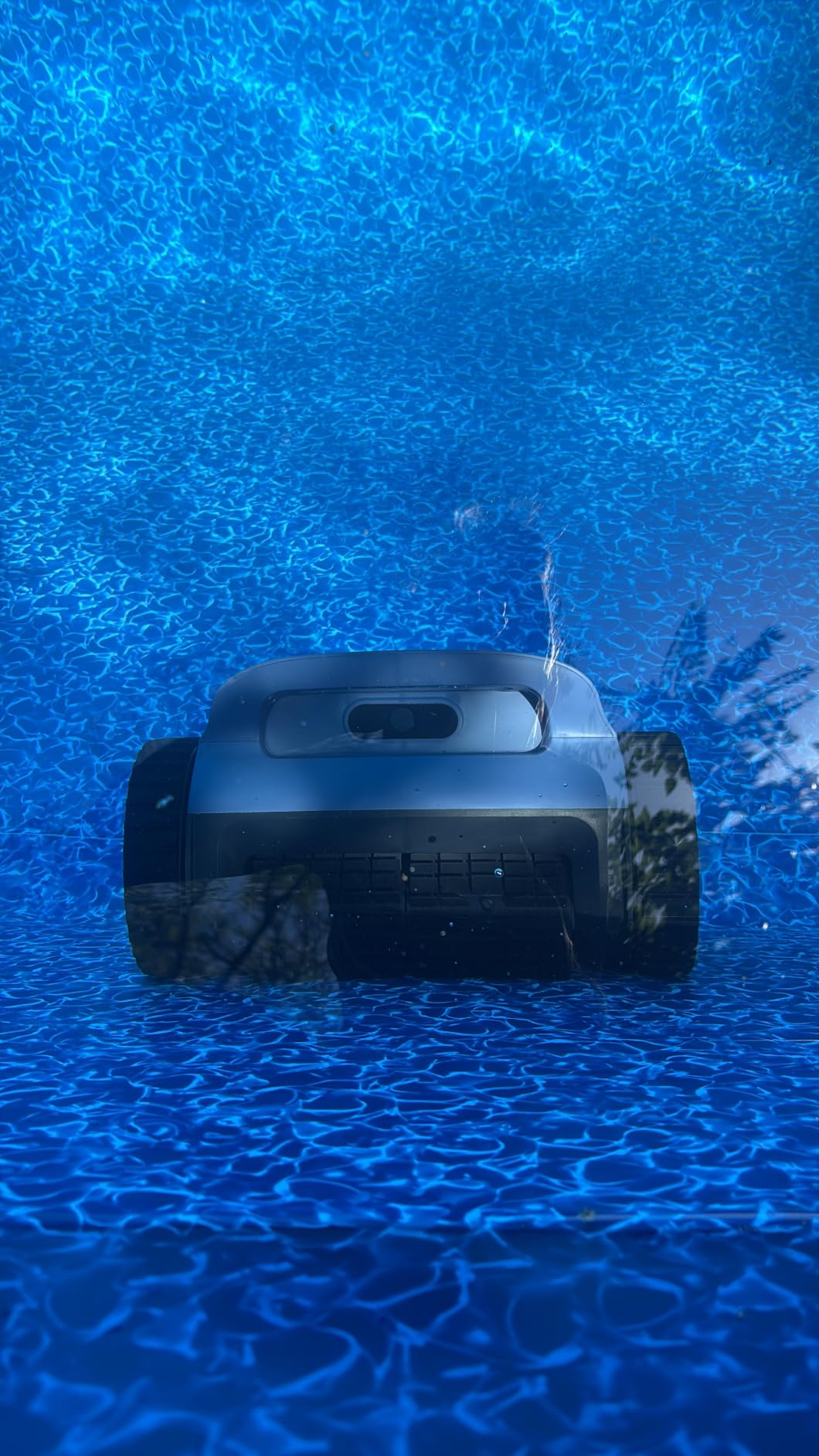 Cordless Robotic Pool Vacuum, Pool Cleaner with Track Drive & Sonar Navigation, 180W Brushless Motor, Wall & Waterline Climbing, 150-Min Runtime, for Inground & Above-Ground Pools up to 2150 Sq. Ft. customer photo 2