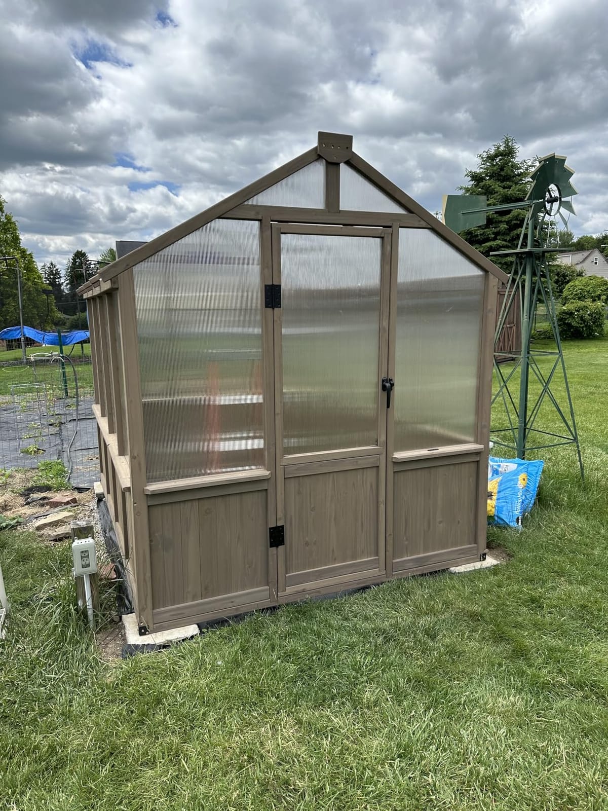 Yardenaler 8x16 FT Greenhouse for Outdoor, 6MM Thick Polycarbonate Panel Wooden Walk-in Green House with Adjustable Roof Vents and Lockable Door, Backyard Garden, Light Mocha Brown customer photo 1