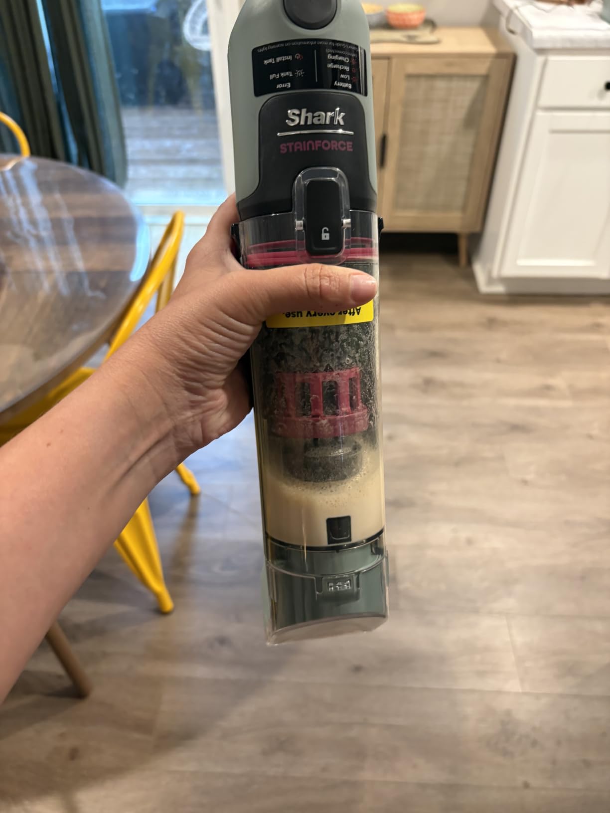 Shark StainForce Cordless Stain, Odor & Urine Remover, 2 Tools, Caddy HX101 customer photo 2