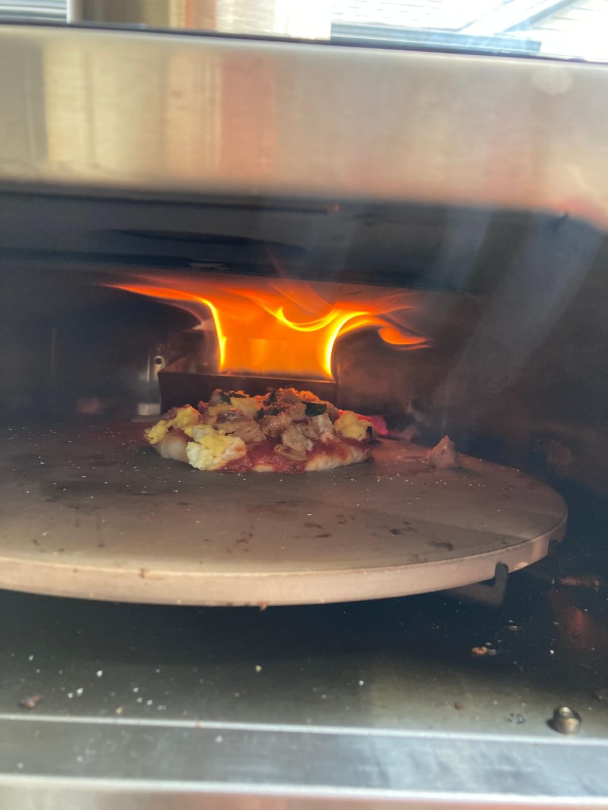 VEVOR Dual Fuel Pizza Oven Outdoor, 16 in Wood Fire & Propane Gas Pizza Oven, Portable Pellet & Propane Pizza-Maker with Thermometer, Large Multi Fuel Pizza Cook for Outside Camping & Backyard customer photo 1