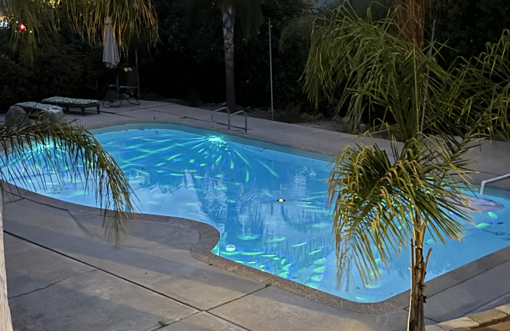 Askyli Floating Pool Lights Solar Powered, 2026 Upgraded Dynmaic LED Color Changing Solar Pool Lights that Float, IP68 Waterproof 6-8H Runtimes Solar Floating Lights for Pool,Hot Tub,Party Decor-2PCS customer photo 2