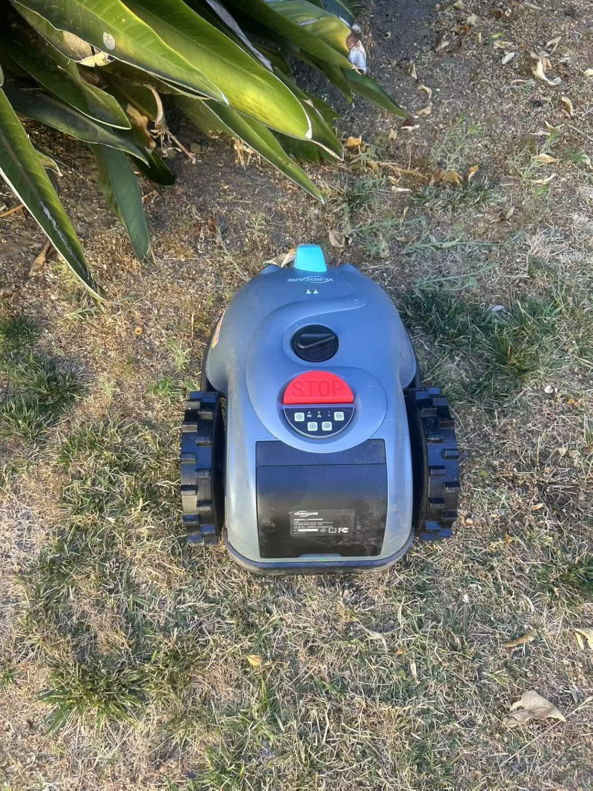 YARDCARE 2026 New M800Plus Robot Lawn Mower, GPS & 3D Vision, with 32.8 ft Magnetic Stripe, Obstacle Avoidance, Auto-Charging, APP Control, Bow-Shaped Mowing for Lawns up to 8611 sq.ft (Deep Black) customer photo 2
