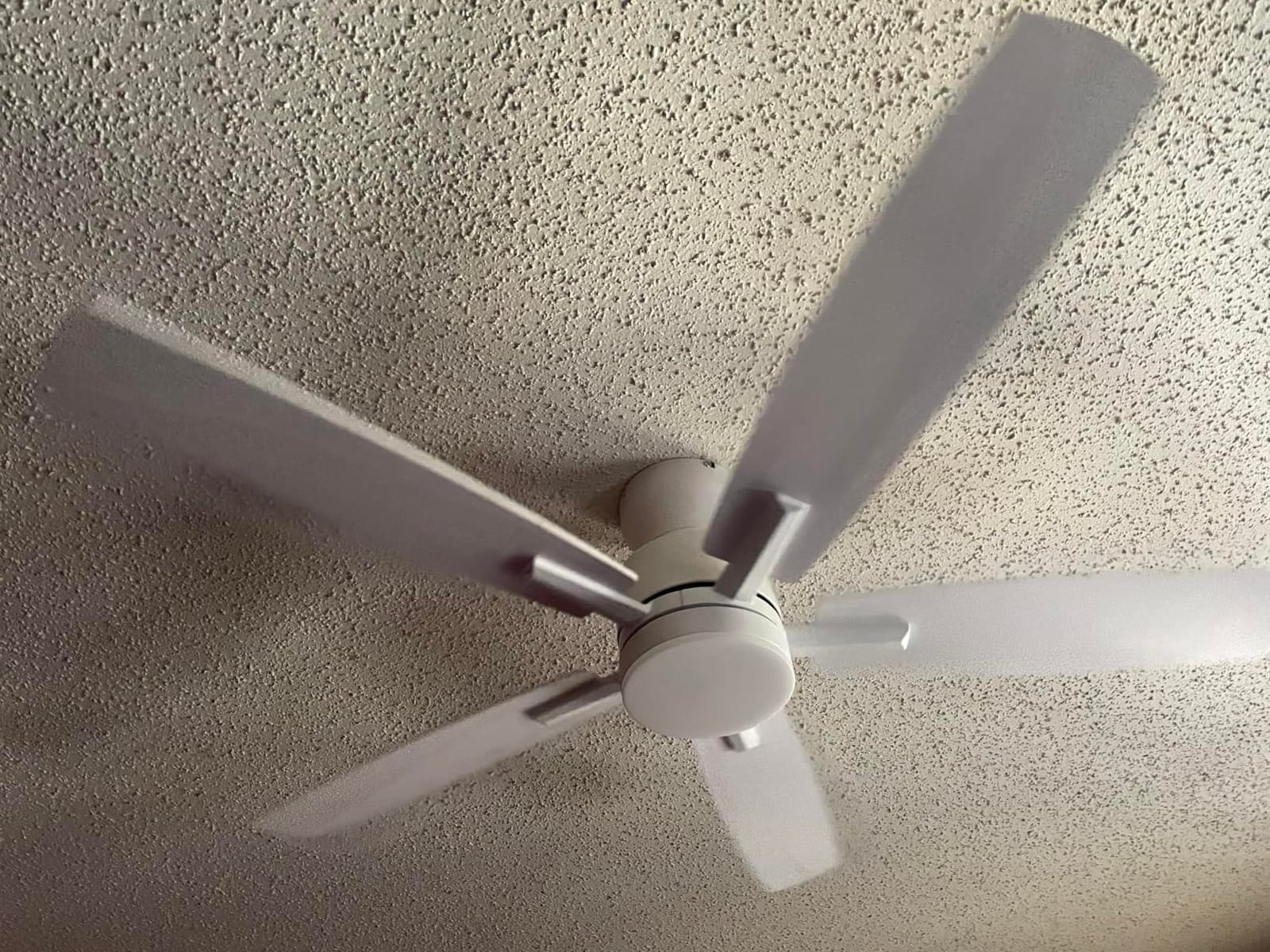 Ohniyou 42'' Low Profile Ceiling Fan No Light for Bedroom Kitchen, Black customer photo 2