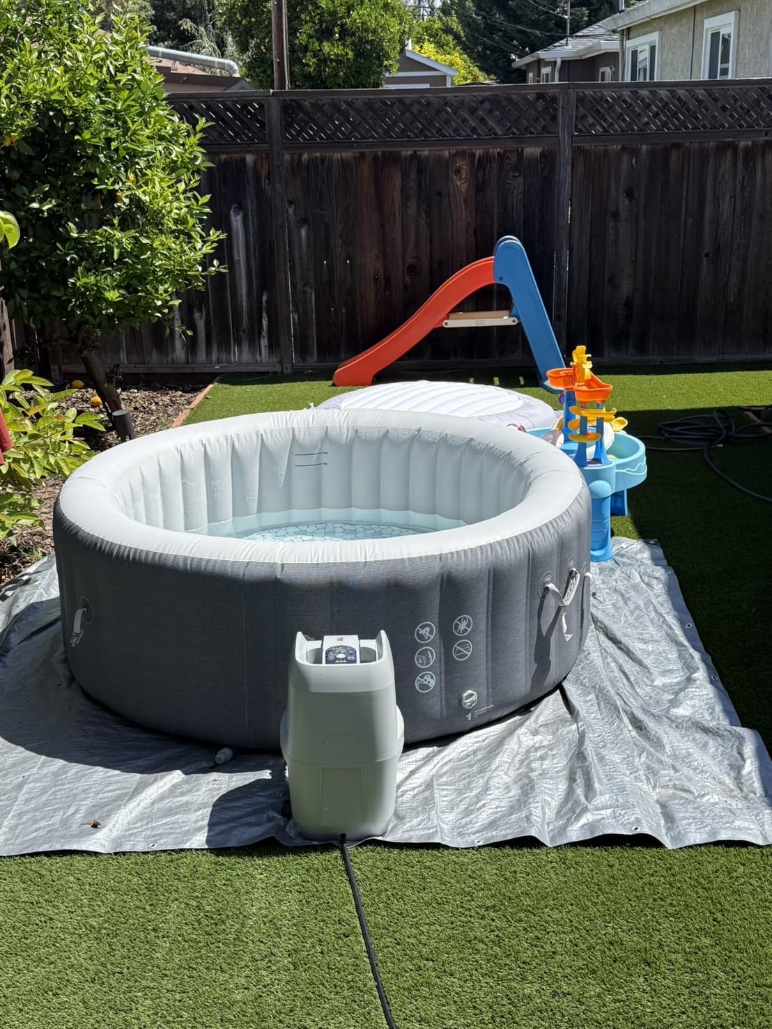 SaluSpa Hot Springs 4-6 Person Square Inflatable Hot Tub, Energy-Efficient customer photo 2