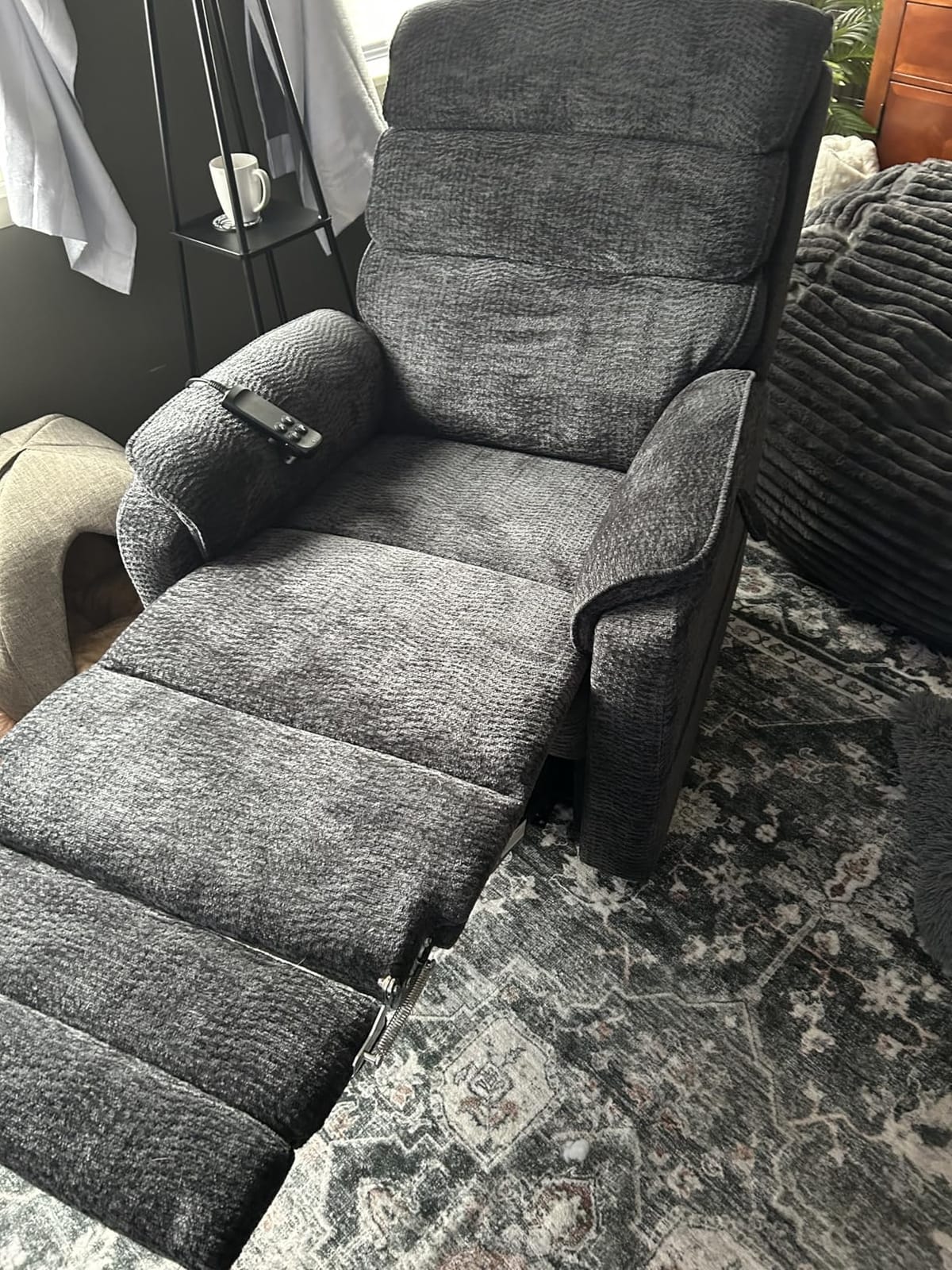 DYNOX 500LBS Heavy Duty Big and Tall Power Lift Recliner Chair, Extra Wide Tri-Motor Lift Chair with Reinforced Steel Frame, Extended Footrest, Heat Massage, 9398L, Chenille, Brown customer photo 1