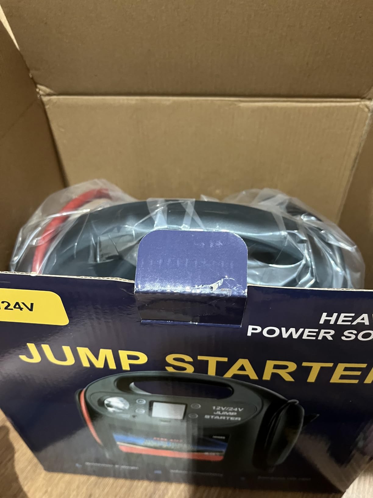 8000A 12V/24V Heavy Duty Jump Starter, Portable Battery Jump Box for Gas & Diesel Trucks, Battery Booster Pack for Pickup Trucks, RVs, Tractors, SUVs & Commercial Vehicles customer photo 1