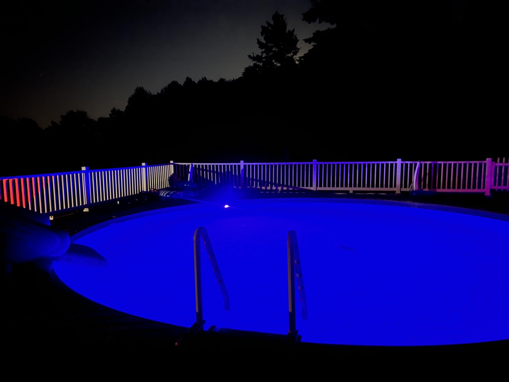 Extra Large Solar Pool Lights for Inground & Above Ground Pools, 80 LEDs RGBIC Underwater Pool Lights with Remote, Dual-Color Lighting, 10 Colors & 7 Modes, Solar & USB Rechargeable [Patent Pending] customer photo 2