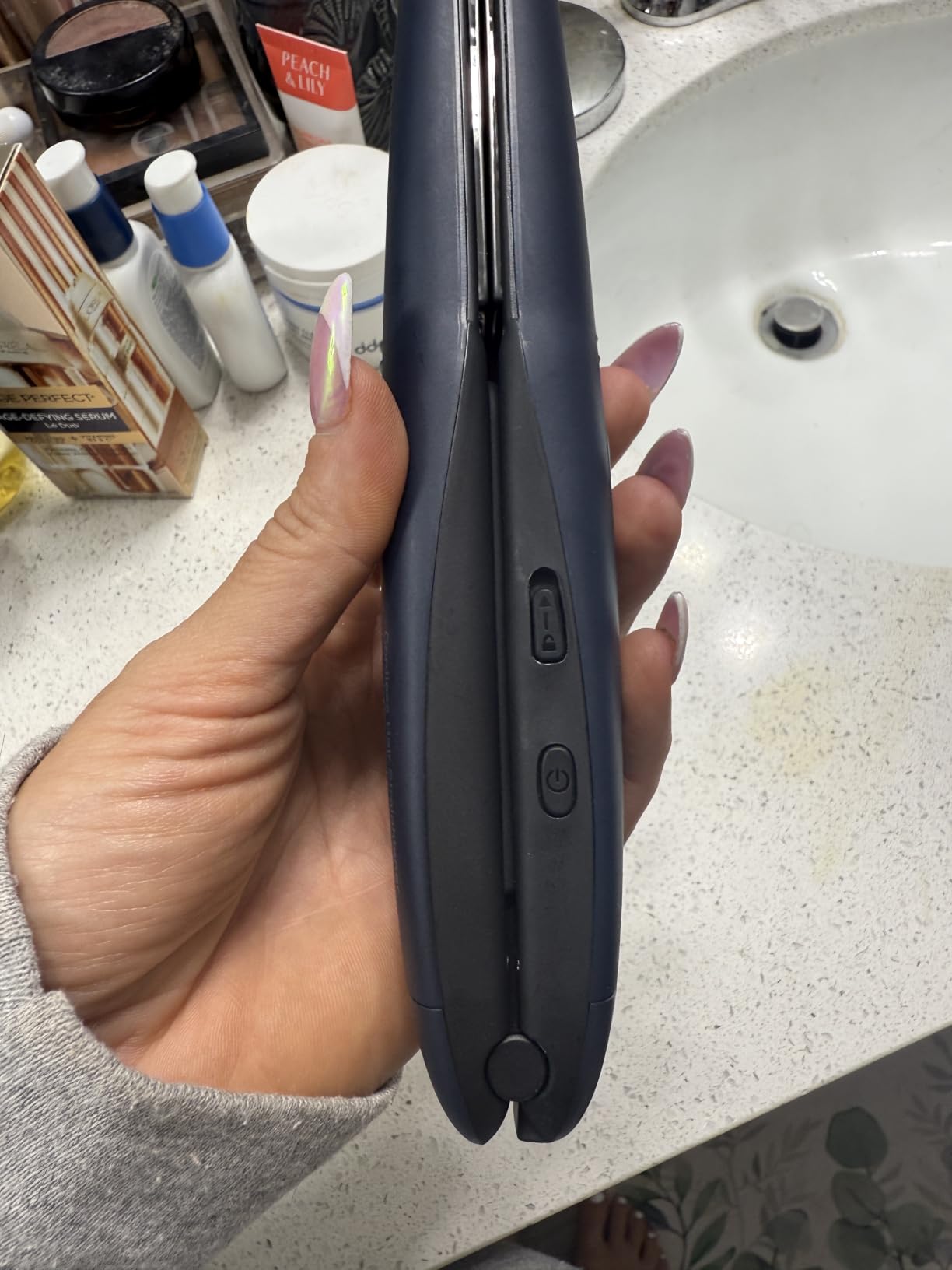 Cordless Hair Straightener, 1 Inch Portable Flat Iron Hair Straightener & Curler, Travel Hair Straighteners for Women, Titanium Floating Plates, Dual Voltage & 20S Fast Heat Up Includes Hair Clips customer photo 1