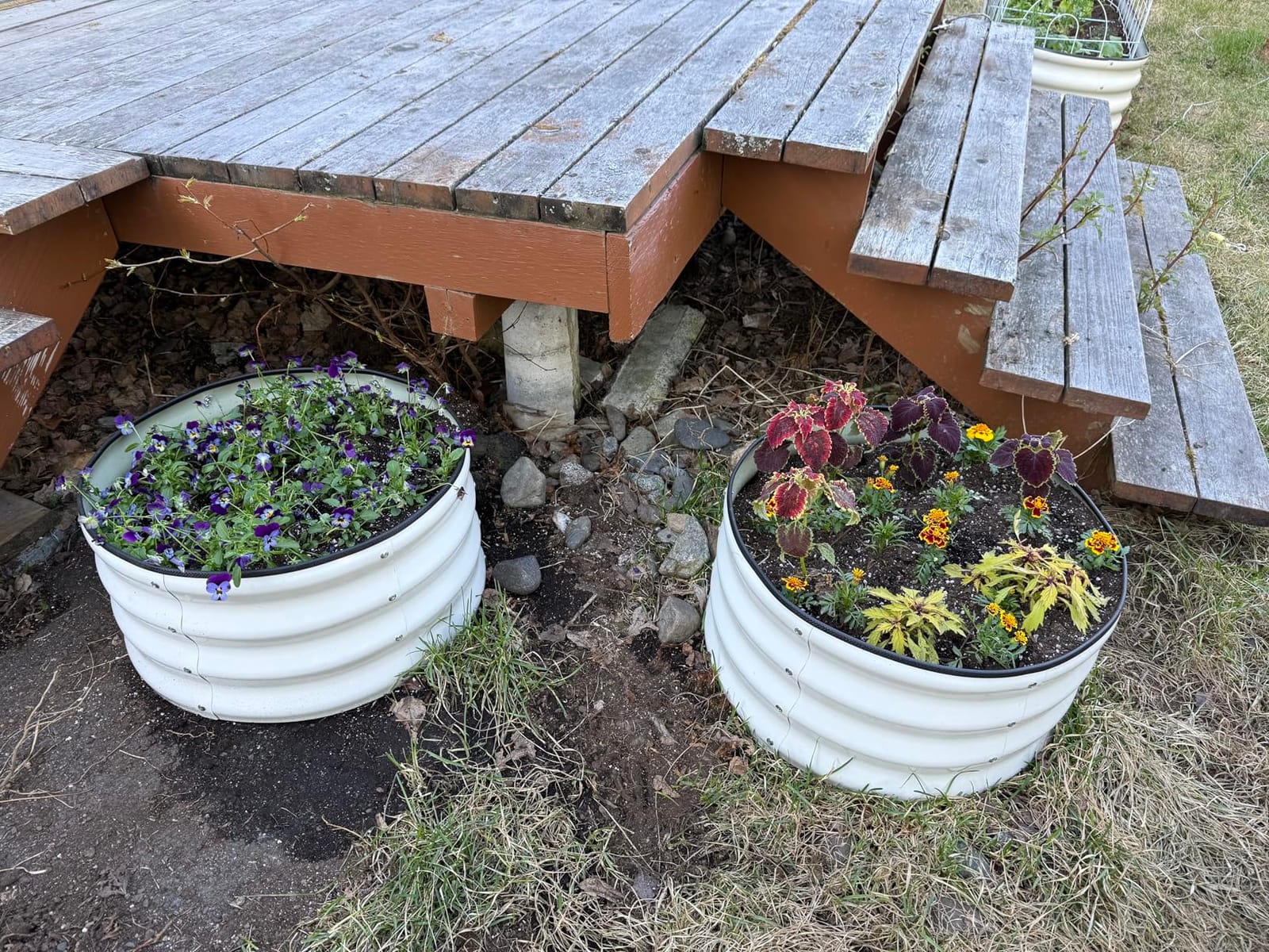 COMHOMA 2 Pack Raised Garden Bed with Legs 4x2x2.5ft,Large Elevated Galvanized Metal Planter Box with Drainage Holes,Outdoor Growing Kit with Gloves Tools for Backyard Patio Lawn,Black customer photo 2
