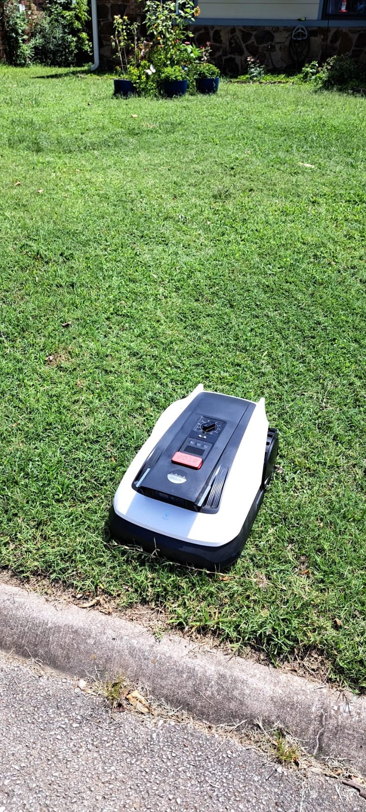 ECOVACS Goat O1000 RTK Care Kit Robotic Lawn Mower with RTK Precision Navigation, No Perimeter Wire, Smart App Control, Auto Mapping, Multi-Zone Management – Includes 36 Extra Blades customer photo 2