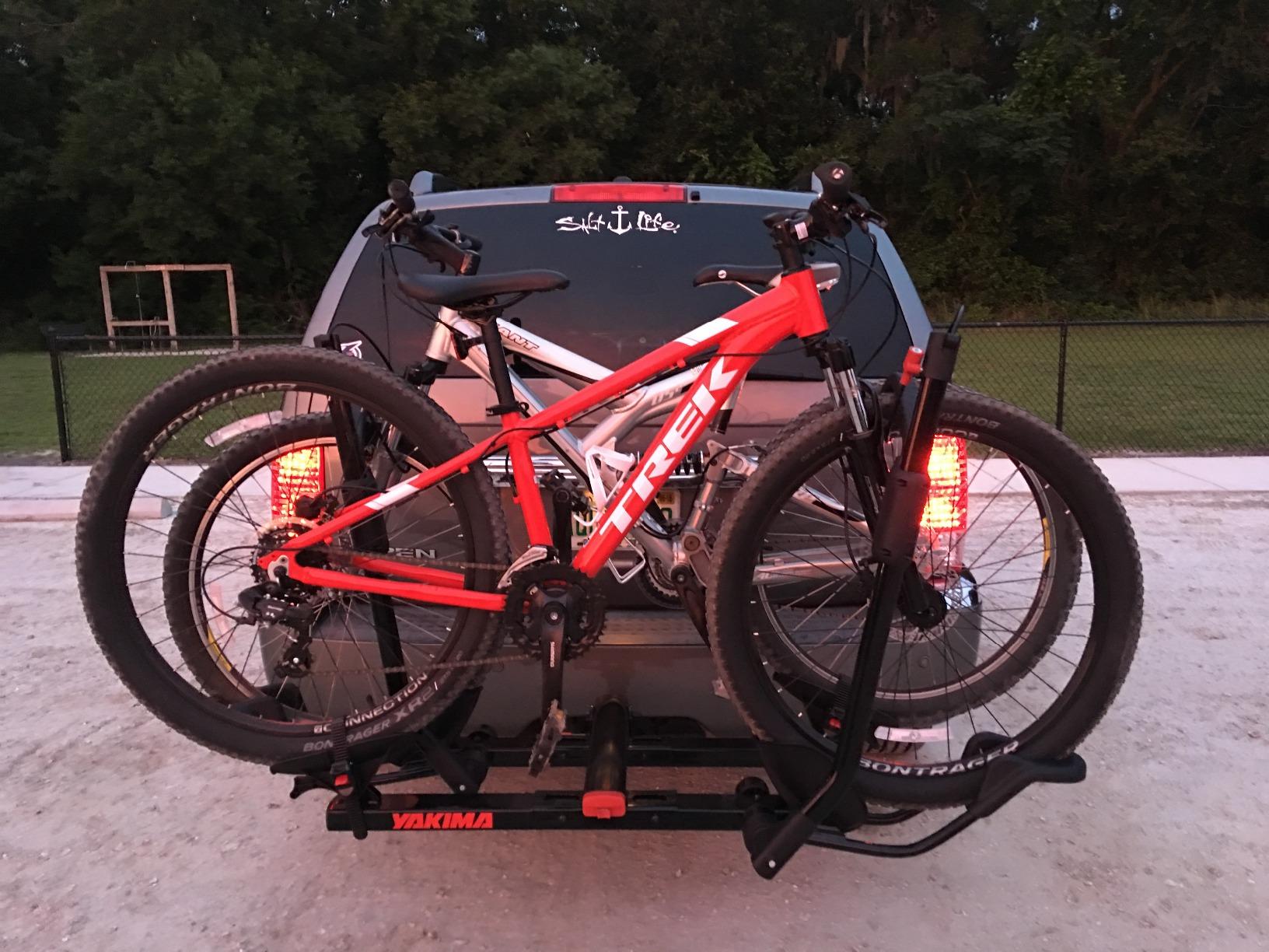 Yakima HoldUp 2-Bike Platform Hitch Mount Rack, Fits 2 in. Receivers customer photo 1