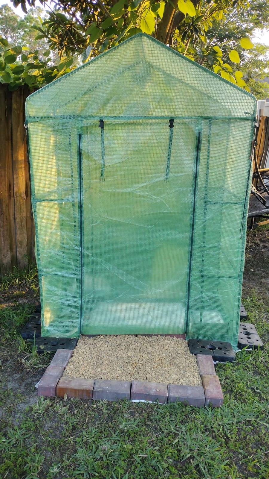 VEVOR Walk-in Tunnel Greenhouse, 10 x 7 x 7 ft Hoop House Greenhouse Tunnel with Watering System, Plant Hot House with Steel Frame, PE Cover, Roll-Up Zipper Door and 6 Windows for Outdoors, Green customer photo 1