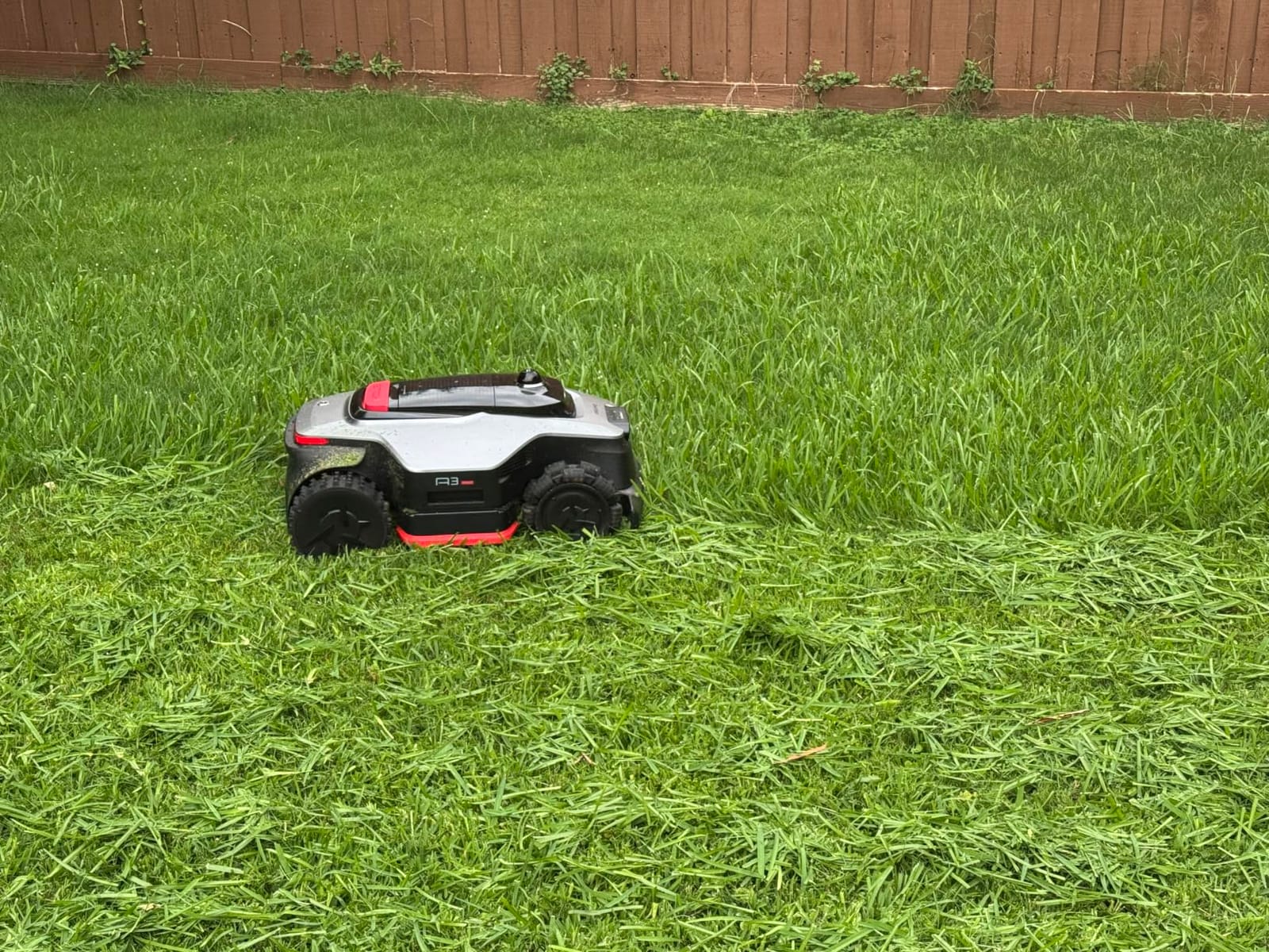 DREAME LiDAR Robot Lawn Mower A3 AWD Pro 5000 Wire Free for 1.25 Acre customer photo 1