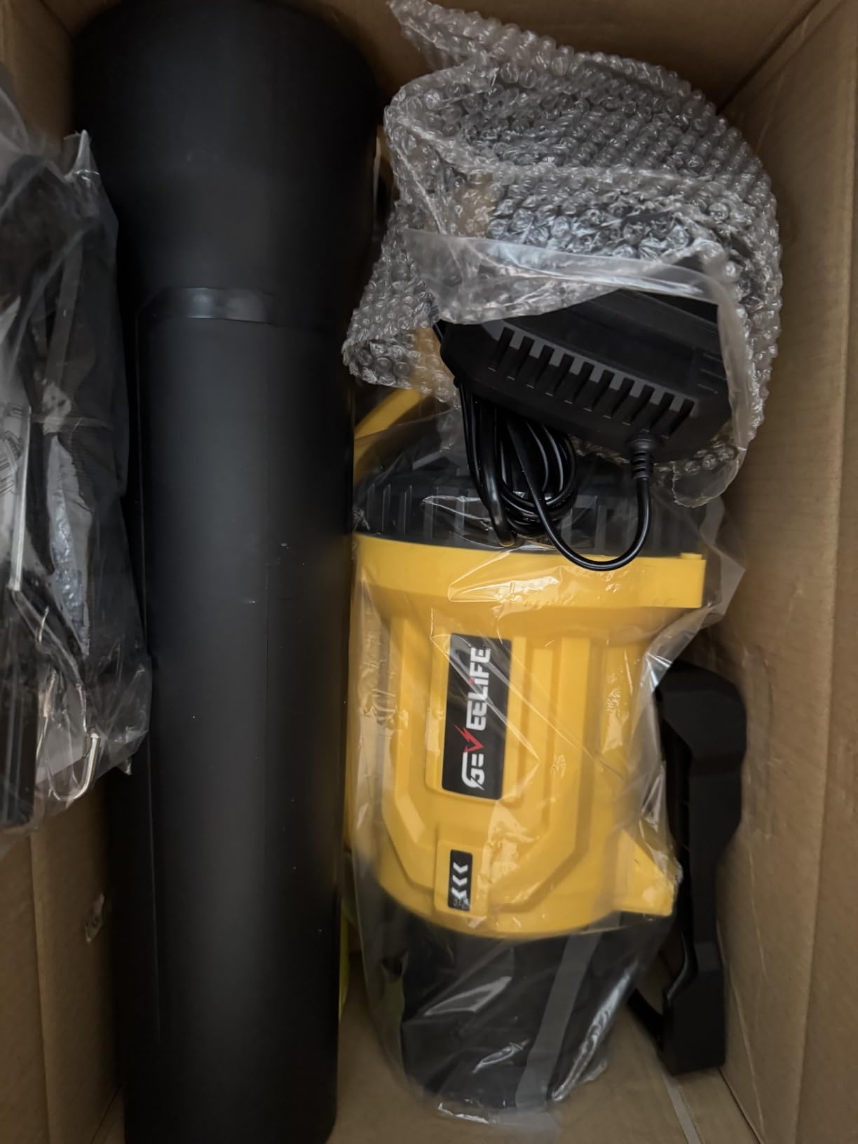 LOSART Leaf Blower Cordless, 650CFM & 3 Speed Levels, 1200W Electric Cordless Leaf Blower with 2 x 5.0Ah Batteries & Fast Charger, Blowers for Lawn Care, Yard, Blowing Leaves, Dust, Snow customer photo 1