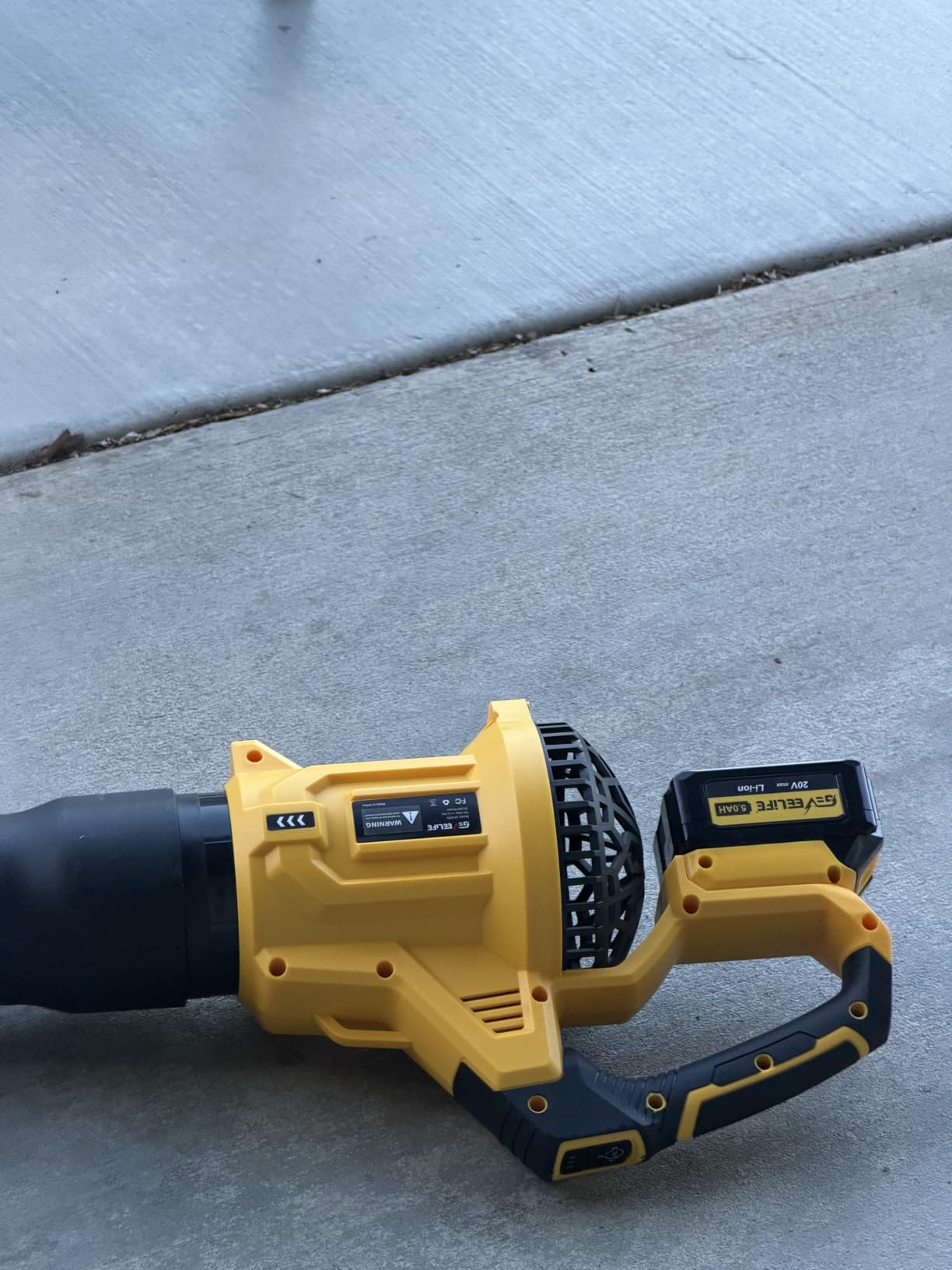 LOSART Leaf Blower Cordless, 650CFM & 3 Speed Levels, 1200W Electric Cordless Leaf Blower with 2 x 5.0Ah Batteries & Fast Charger, Blowers for Lawn Care, Yard, Blowing Leaves, Dust, Snow customer photo 2