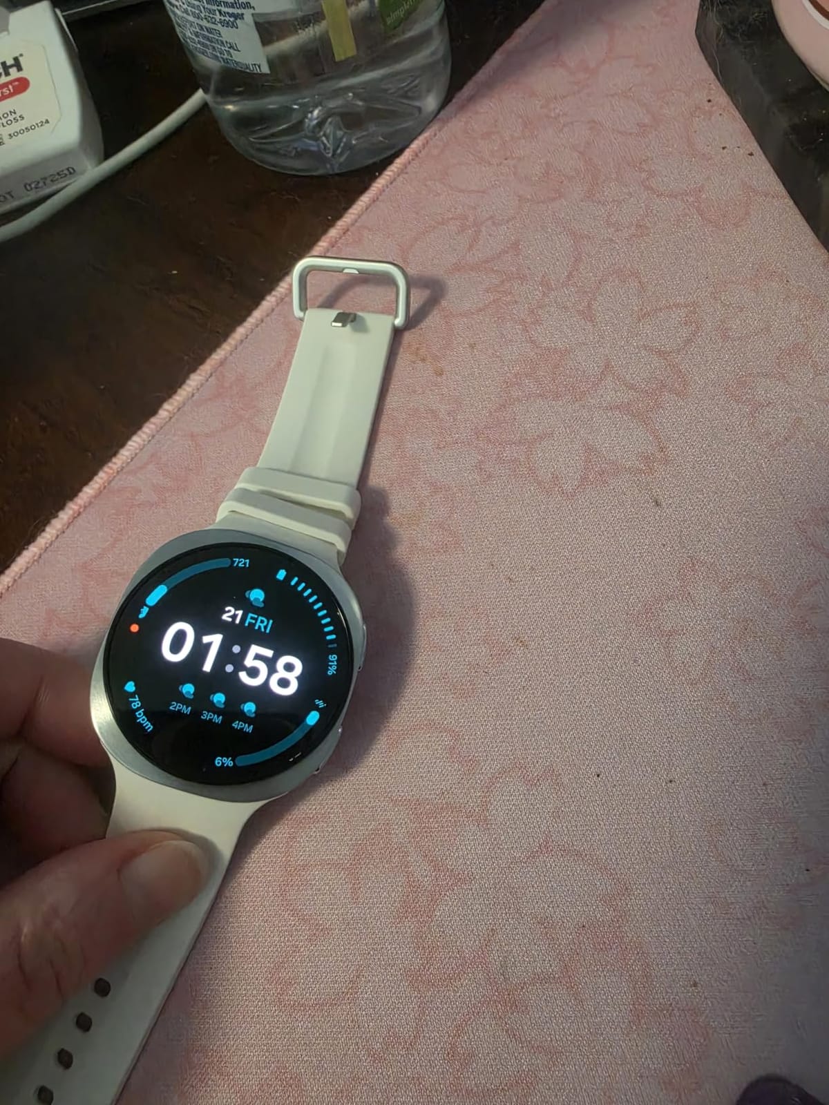 Samsung Galaxy Watch9, Cream, 40mm Bluetooth Smartwatch customer photo 1