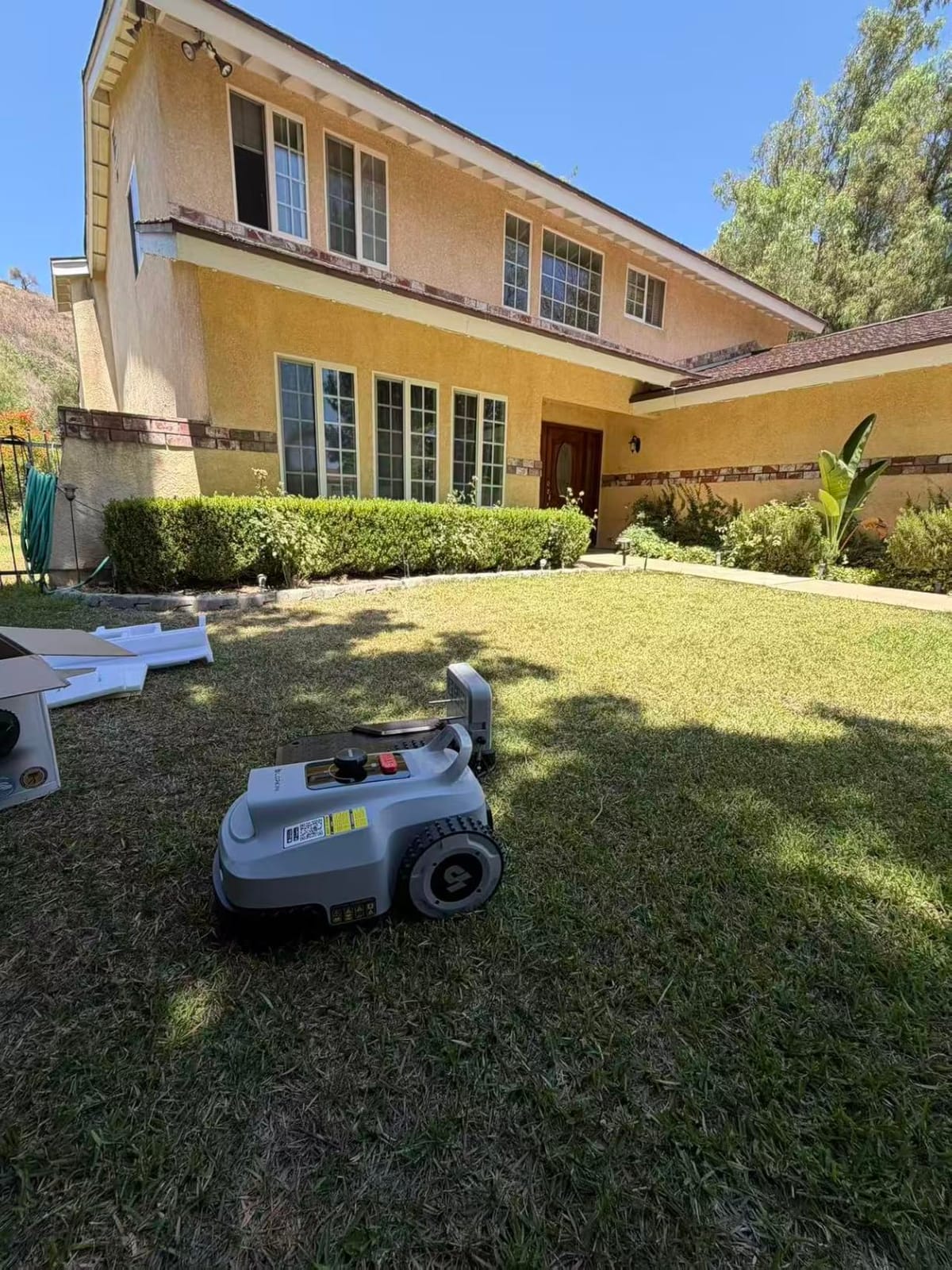 L2500-NEO Robot Lawn Mower for 0.9 Acres, NetRTK + AI Vision Lawnmower Robot, Wi-Fi HaLow Connectivity, No Boundary Wire, AI Obstacle Avoidance, App Control, 60dB Quiet, Multi-Zone Management customer photo 2