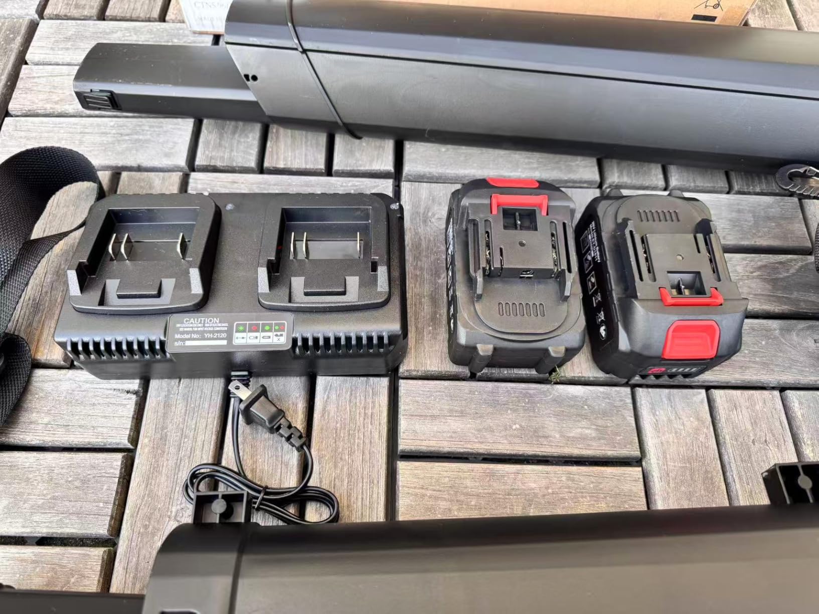 MZK 40V Leaf Vacuum Mulcher, 600 CFM Cordless Blower, Red customer photo 1