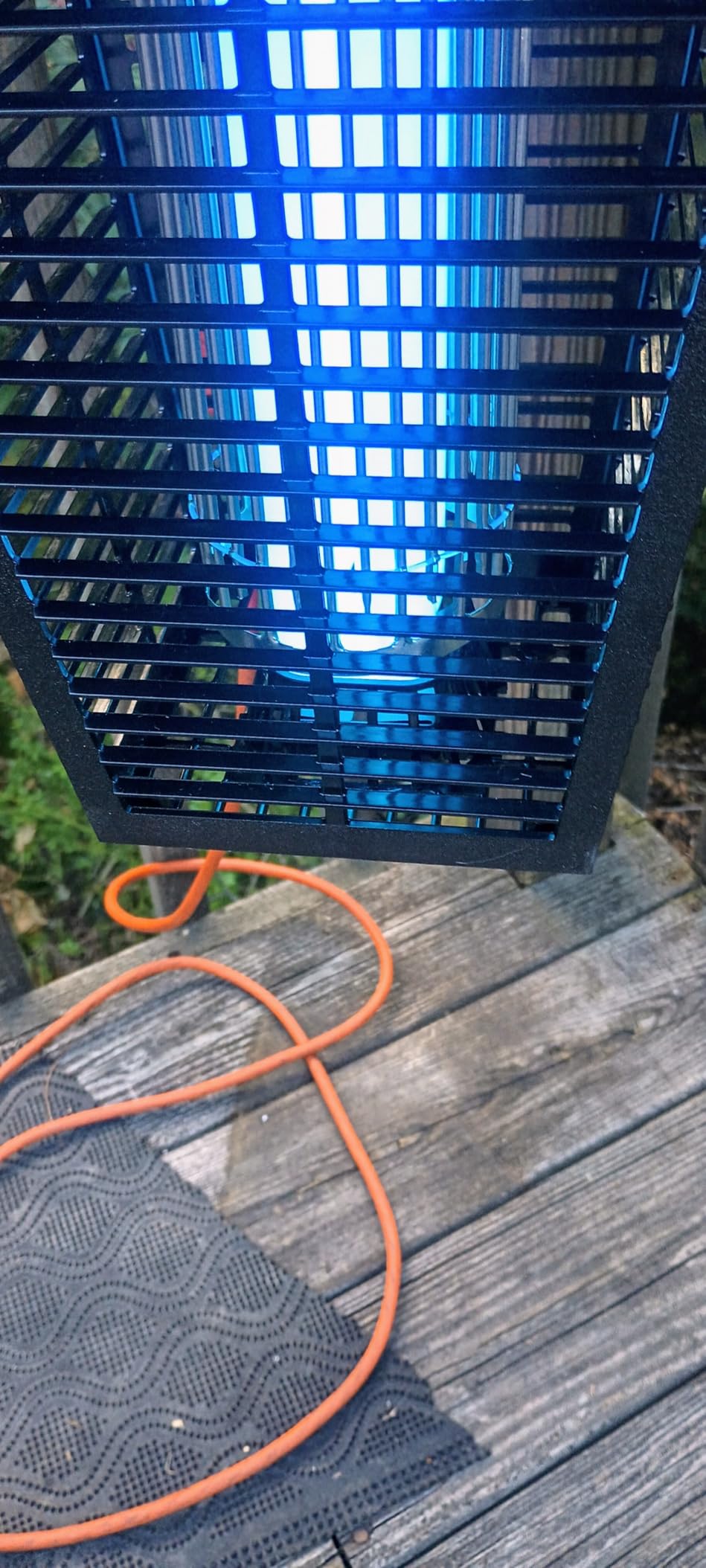 Flowtron Bug Zapper, 1.5 Acre Outdoor, Two 40W UV Bulb, 5600V Zap, Black customer photo 1