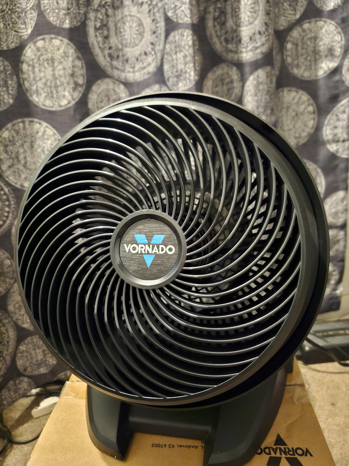 Vornado 630 Medium Air Circulator Fan, 3 Speed, Adjustable Tilt, Black customer photo 2