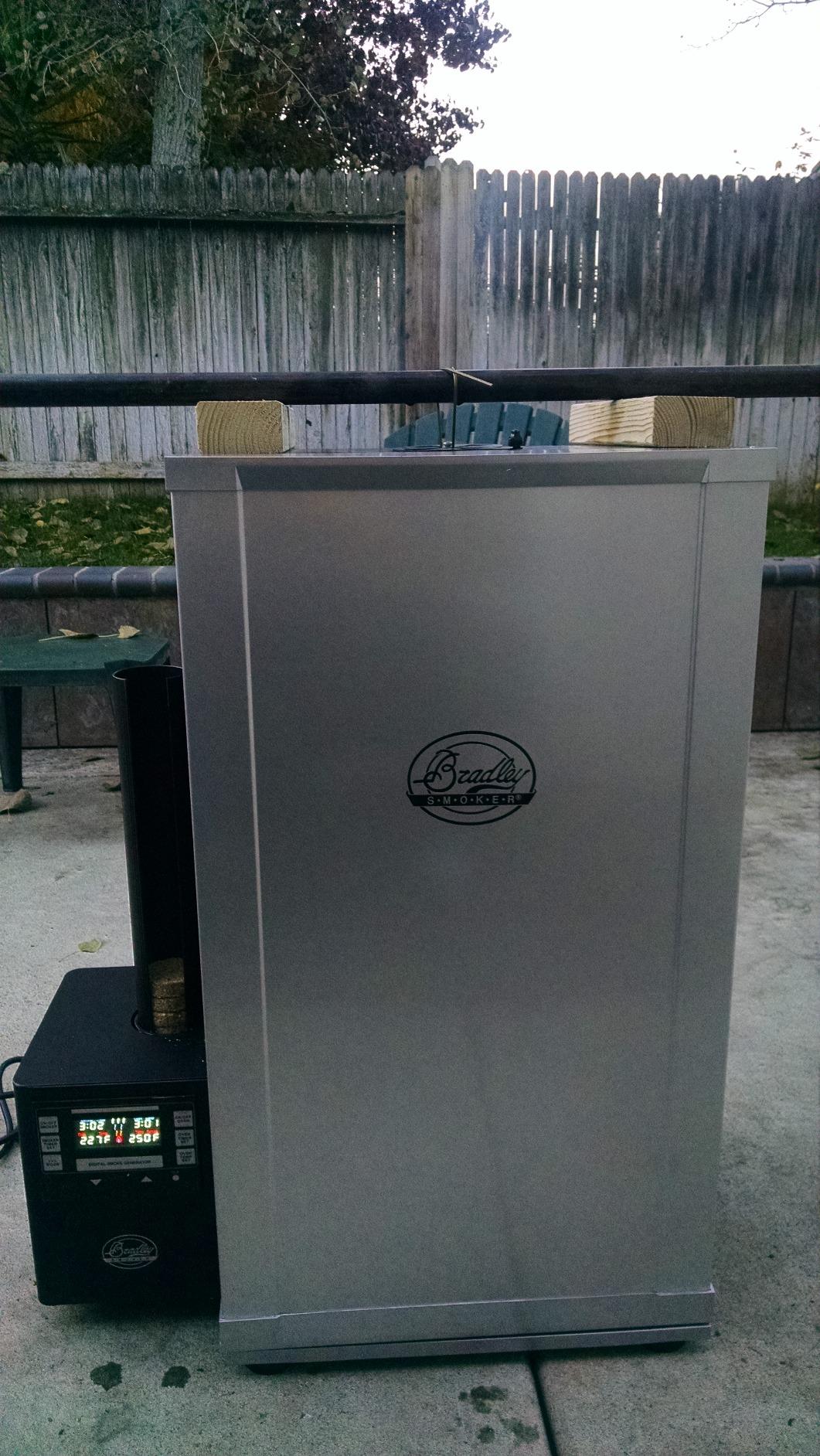 Bradley Smoker 6-Rack Outdoor Electric Smoker customer photo 2