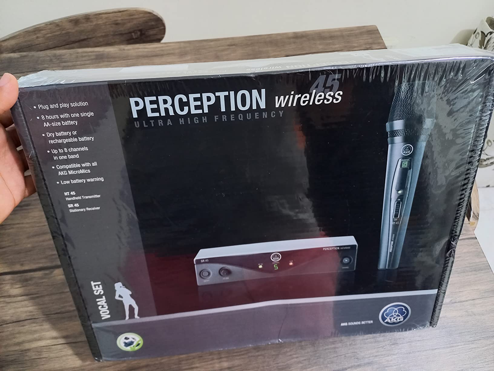 AKG Pro Audio Perception Wireless Microphone System with SR45 Stationary Receiver and PT45 Pocket Transmitter- Vocal Set (3251H00010) customer photo 1
