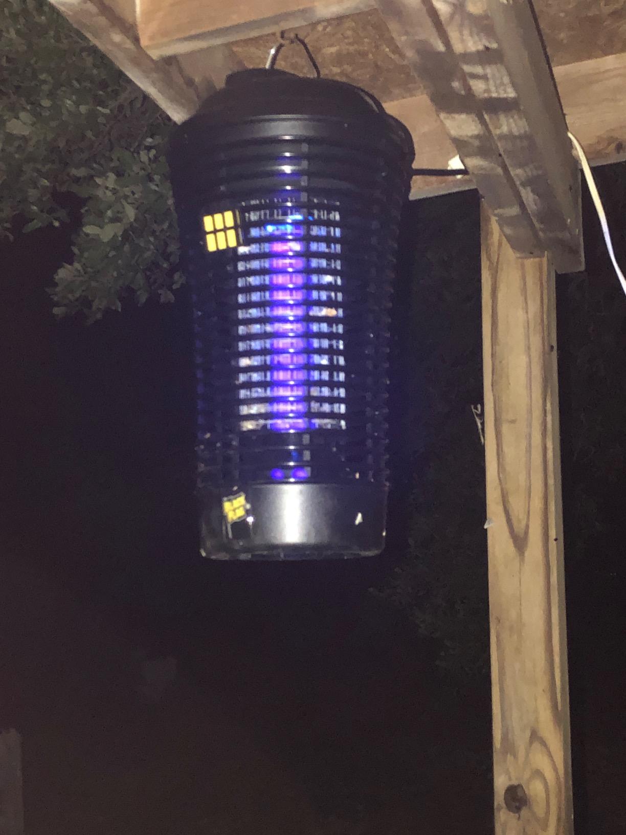 Black Flag 40W Deluxe Outdoor Bug Zapper – Electric Insect Killer for Mosquito & Flying Pests, Weather-Resistant, Covers 1.5 Acres customer photo 1