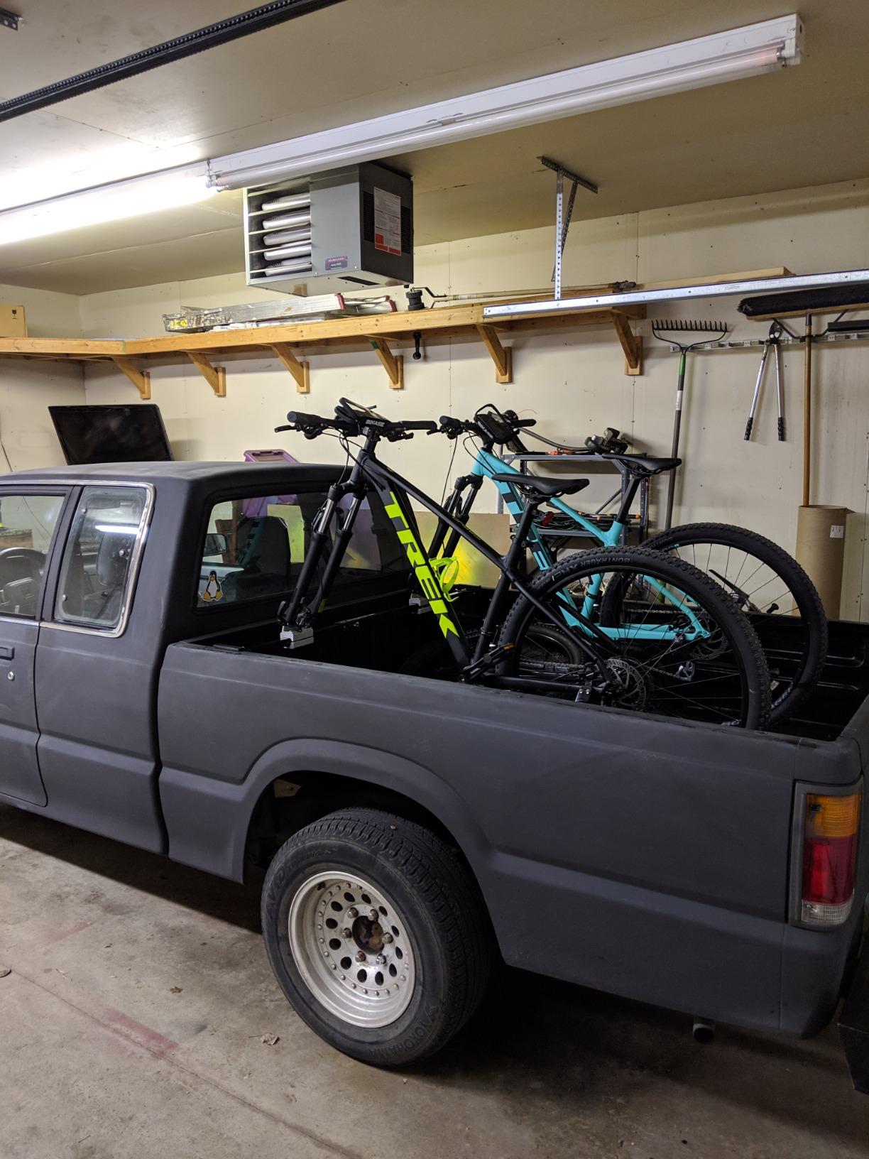 Swagman Pick Up Truck Bed Bike Rack – Compression Fits on the edge of your Pick Up Truck Box, Fork Mount Carrier for 9mm Quick Release Bikes customer photo 2