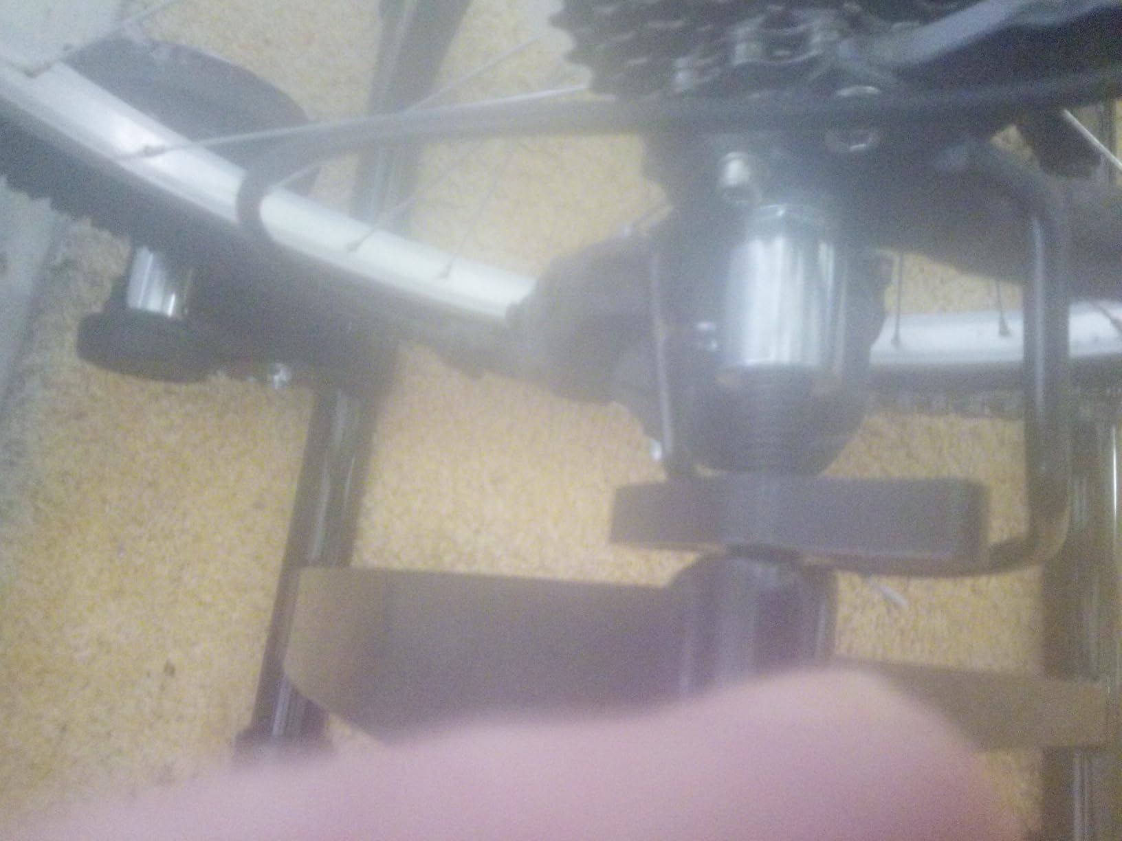Yaheetech Magnetic Steel Bike Trainer Stand for Indoor Riding, 26-28in/700C customer photo 1