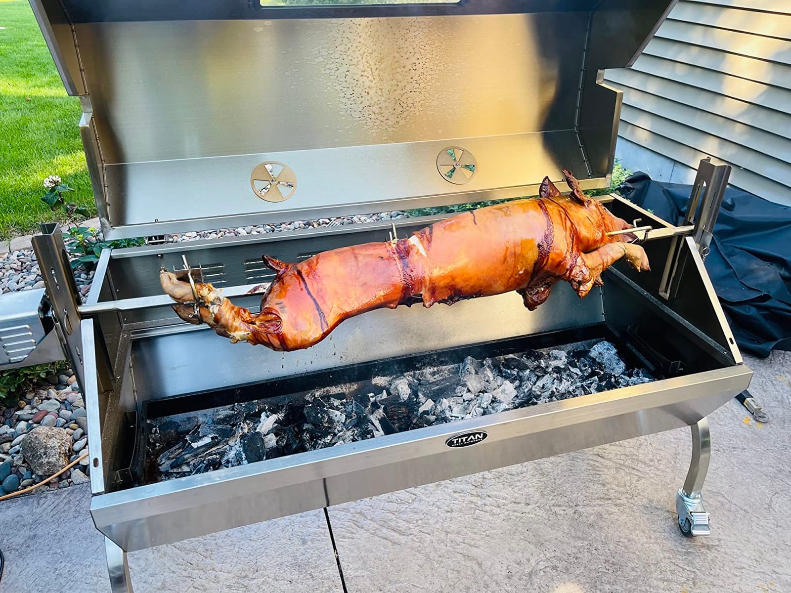 Ash & Ember 25 Watt Stainless Steel BBQ Rotisserie Grill, Rated 125 LB for Medium Game, Hood with Viewing Window, Portable Electric Outdoor Roaster with Dual Prongs, Single Leg Bracket, and Spine Fork customer photo 1