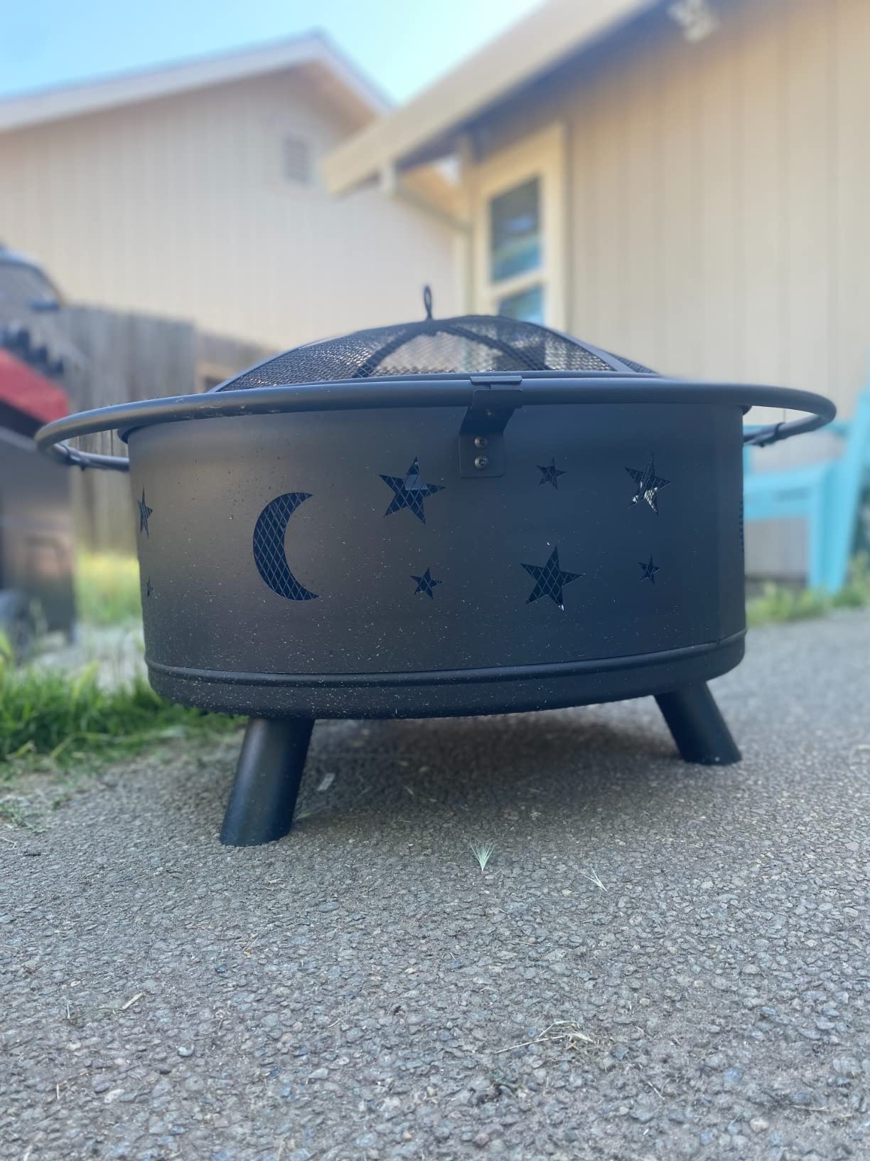 Pure Garden Round Outdoor Fire Pit with Star Cutouts, Black, 32-Inch customer photo 1