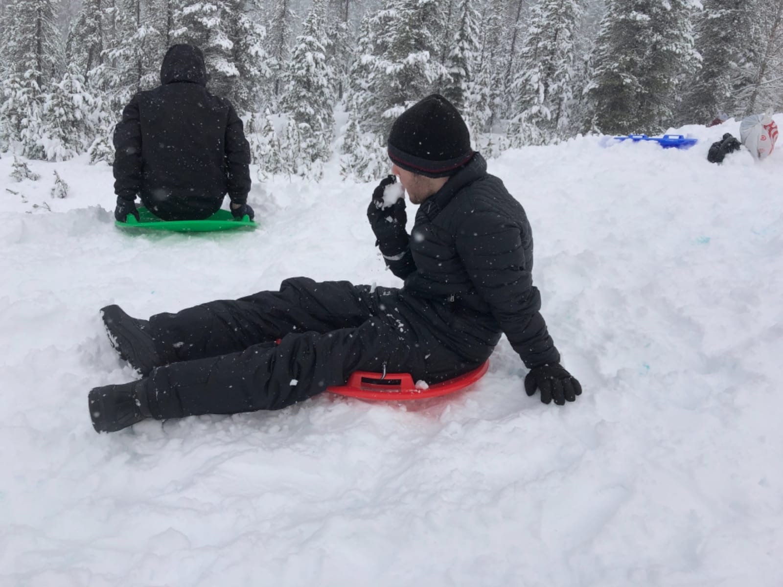 Slippery Racer Heavy-Duty Cold Resistant Downhill Pro Adults and Kids Plastic Outdoor Winter Saucer Disc Snow Sled with Handles customer photo 1