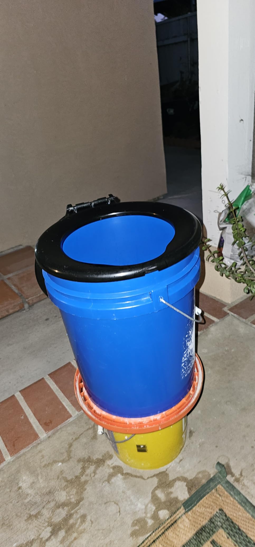 Camco Portable Toilet Bucket with Snap-On Seat and Lid, 5 Gallon, 41549 customer photo 2