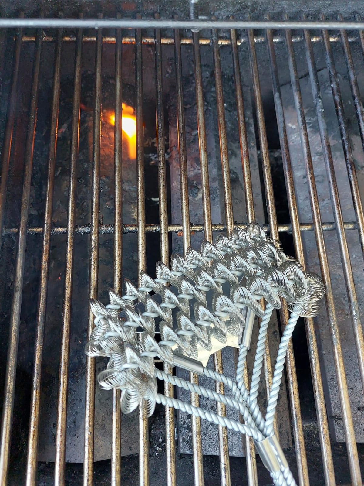 Grill Brush and Scraper Bristle Free – Safe BBQ Brush for Grill – 18'' Stainless Grill Grate Cleaner - Safe Grill Accessories for Porcelain/Weber Gas/Charcoal Grill – Gifts for Grill Wizard customer photo 2