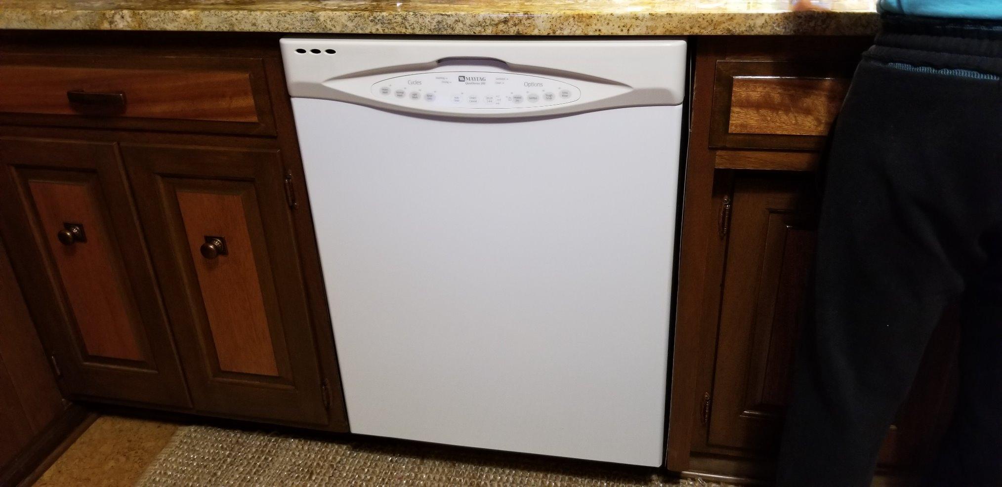 EdgeStar 24 Inch 53 Bottle Built-In Single Zone Wine Cooler customer photo 2