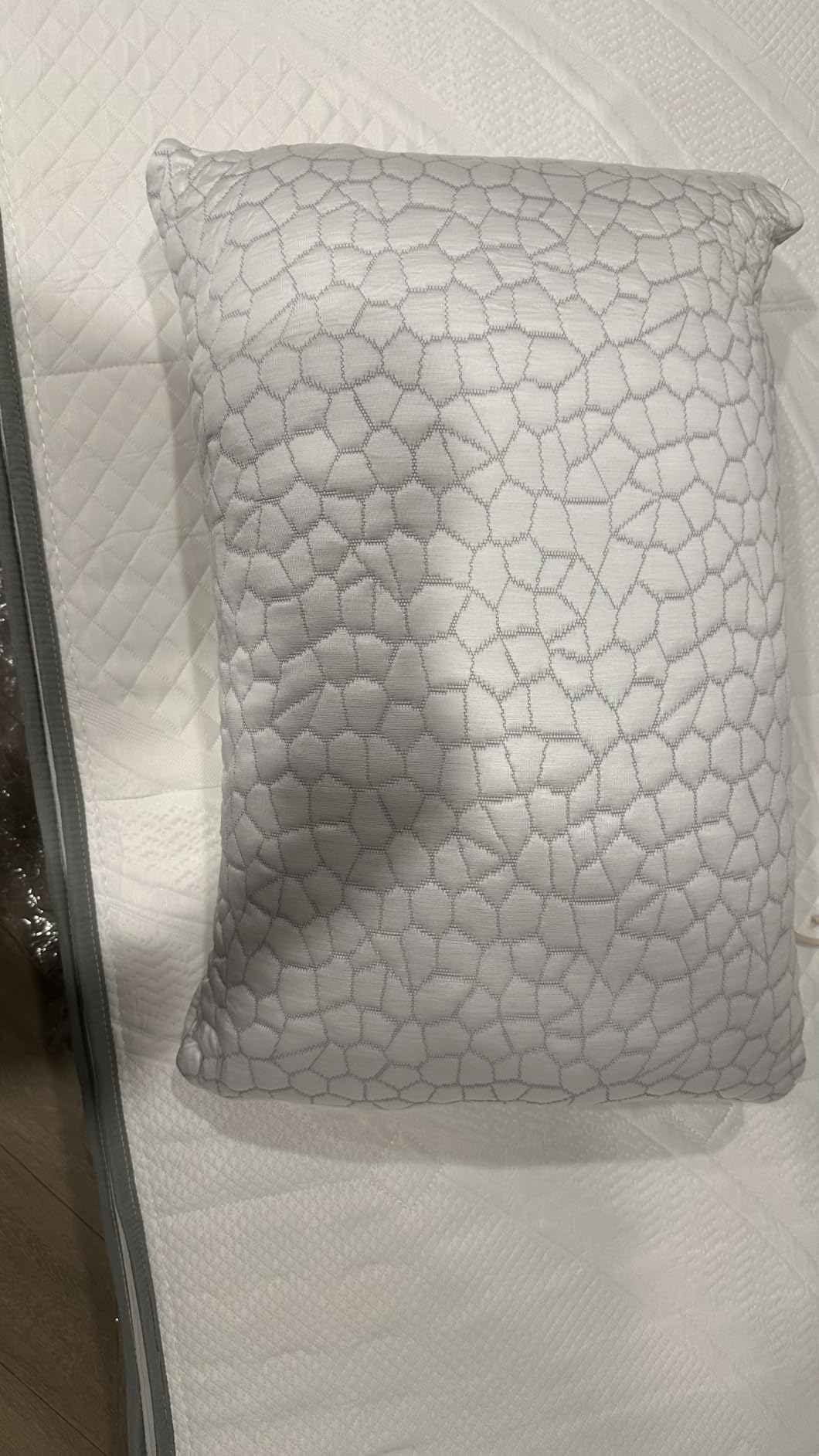 QUTOOL Cooling Pillow for Sleeping, CertiPUR-US Shredded Memory Foam Queen Pillows Set of 2, Cool Pillow for Hot Sleepers Adjustable Firm Pillow for Side, Back, Stomach Sleepers Soft Yet Support,White customer photo 2