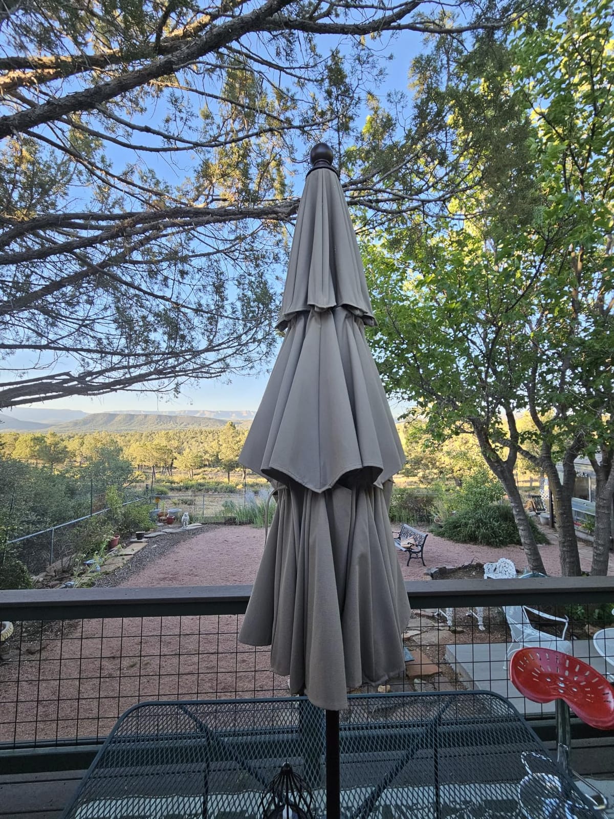 EliteShade USA 10-Year-Non-Fading 9ft 3-Tier Market Patio Umbrella, Commercial Grade Outdoor Table Umbrella with Crank Open, Windproof & UPF 50+ UV Protection, Heavy Duty Ventilation for Garden, Deck, Pool, Backyard, Beach & Bistro, Black customer photo 2