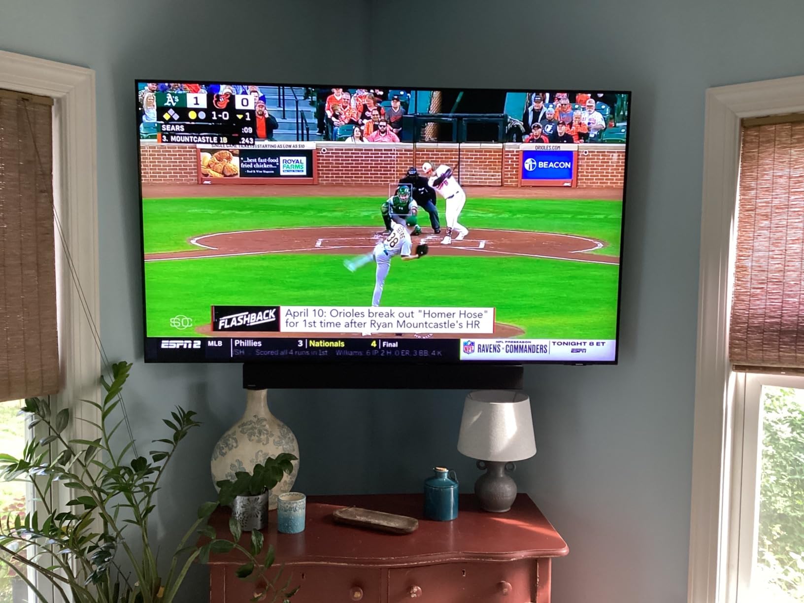 VIVO Black Corner TV Wall Mount for 37-70 in Flat Screens, MOUNT-CR70C customer photo 1
