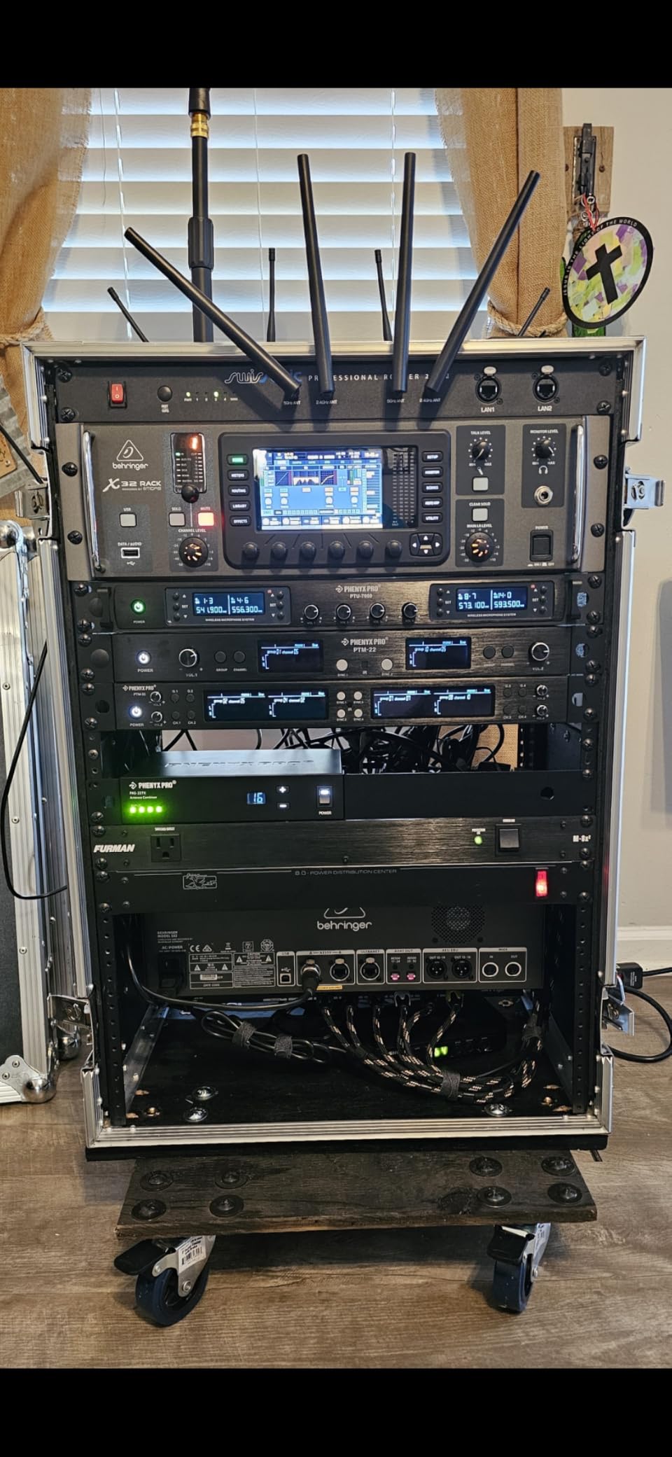 Phenyx Pro 8-Channel UHF Auto Scan Wireless Microphone System,PTU-6000-8H customer photo 1