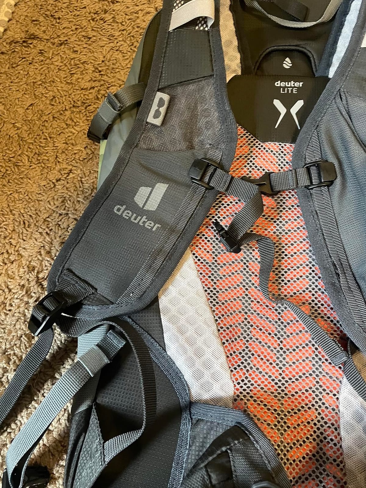 Deuter Speed Lite 23L SL Women’s Fit Hiking Backpack - Shale-Graphite customer photo 1