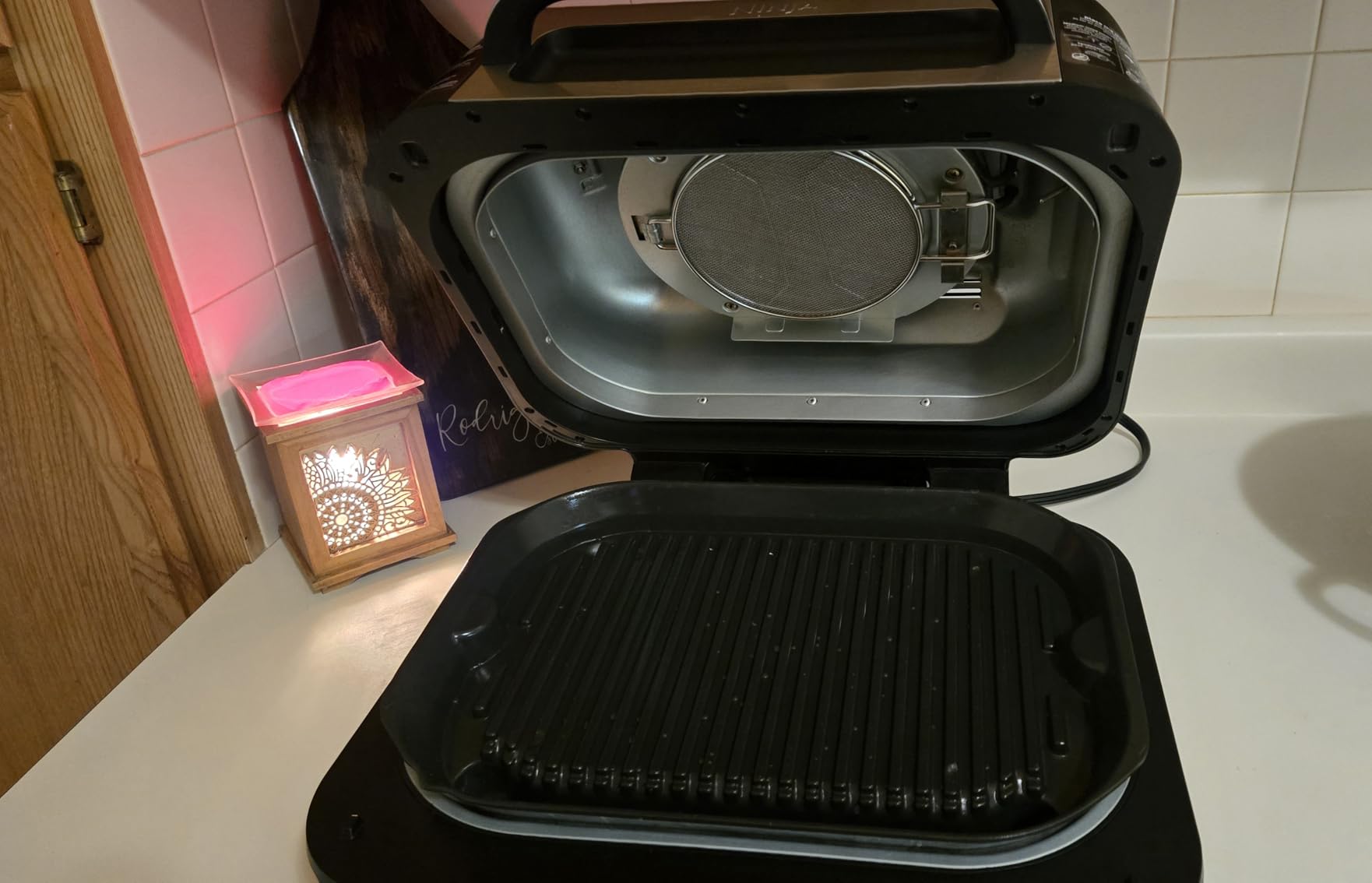 Ninja IG651 Foodi Smart XL Pro 7-in-1 Indoor Grill/Griddle Combo, use Opened or Closed, Air Fry, Dehydrate & More, Pro Power Grate, Flat Top, Crisper, Smart Thermometer, Black customer photo 1